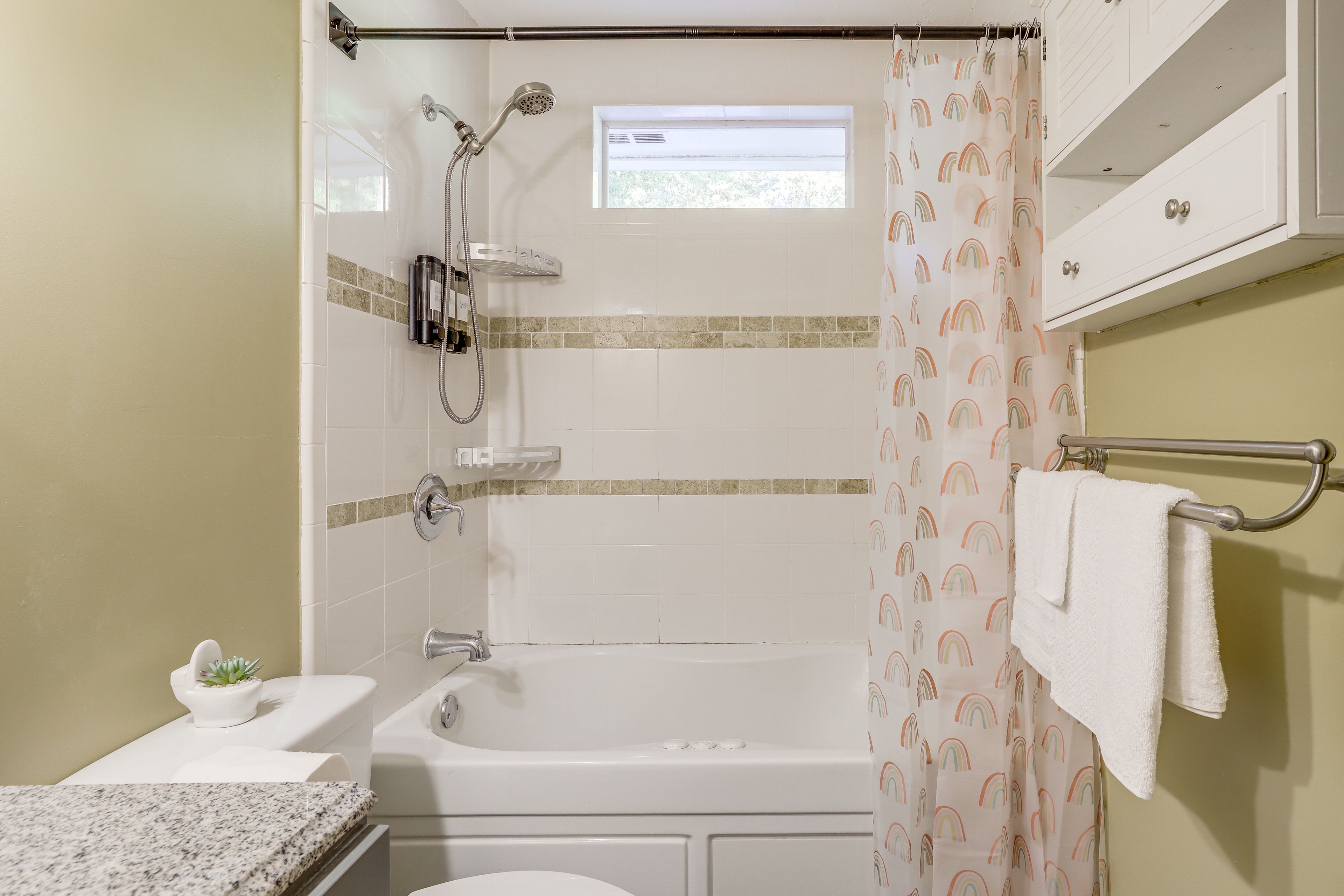 Bathroom | 2nd Floor