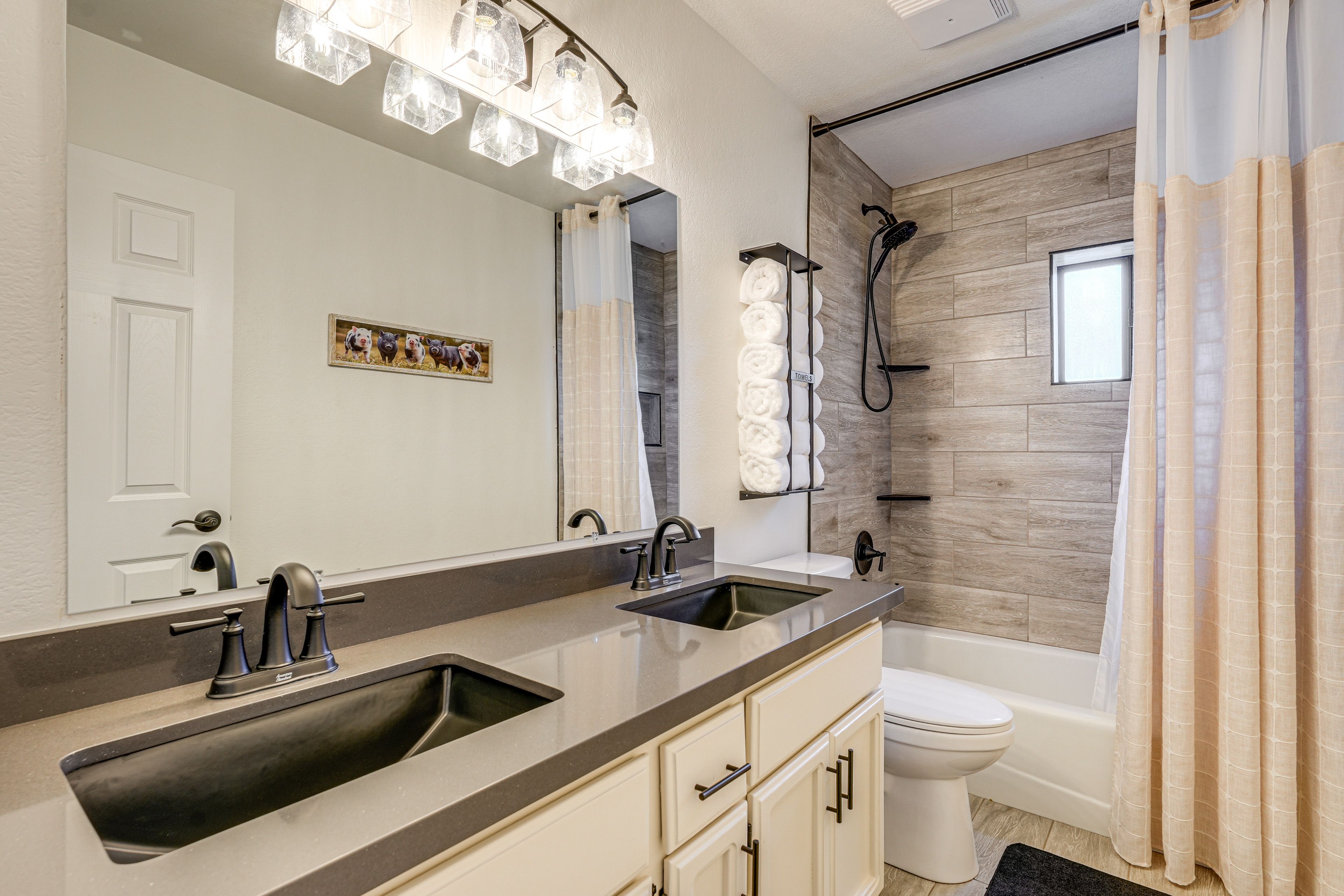 Full Bathroom