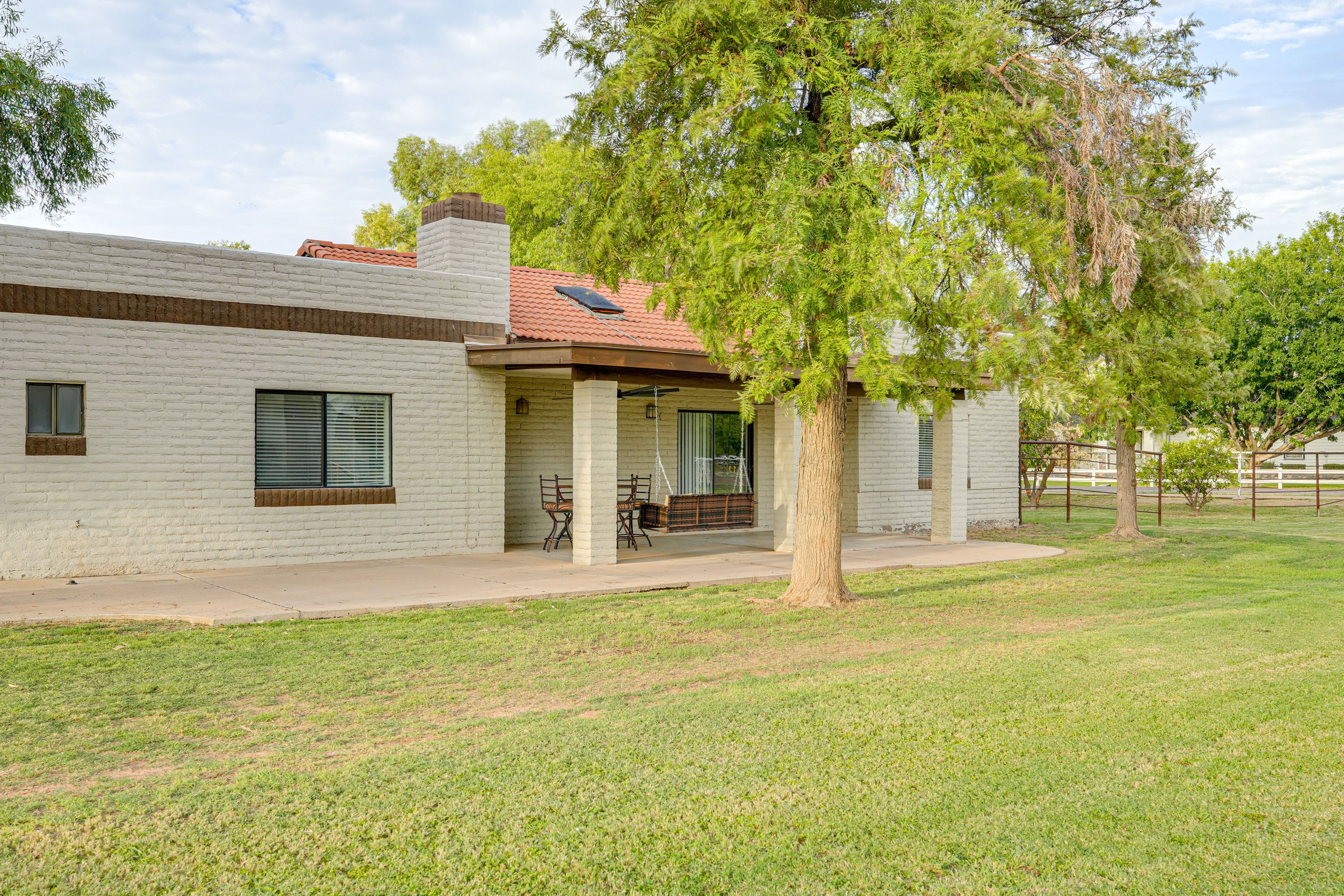 Spacious Private Yard