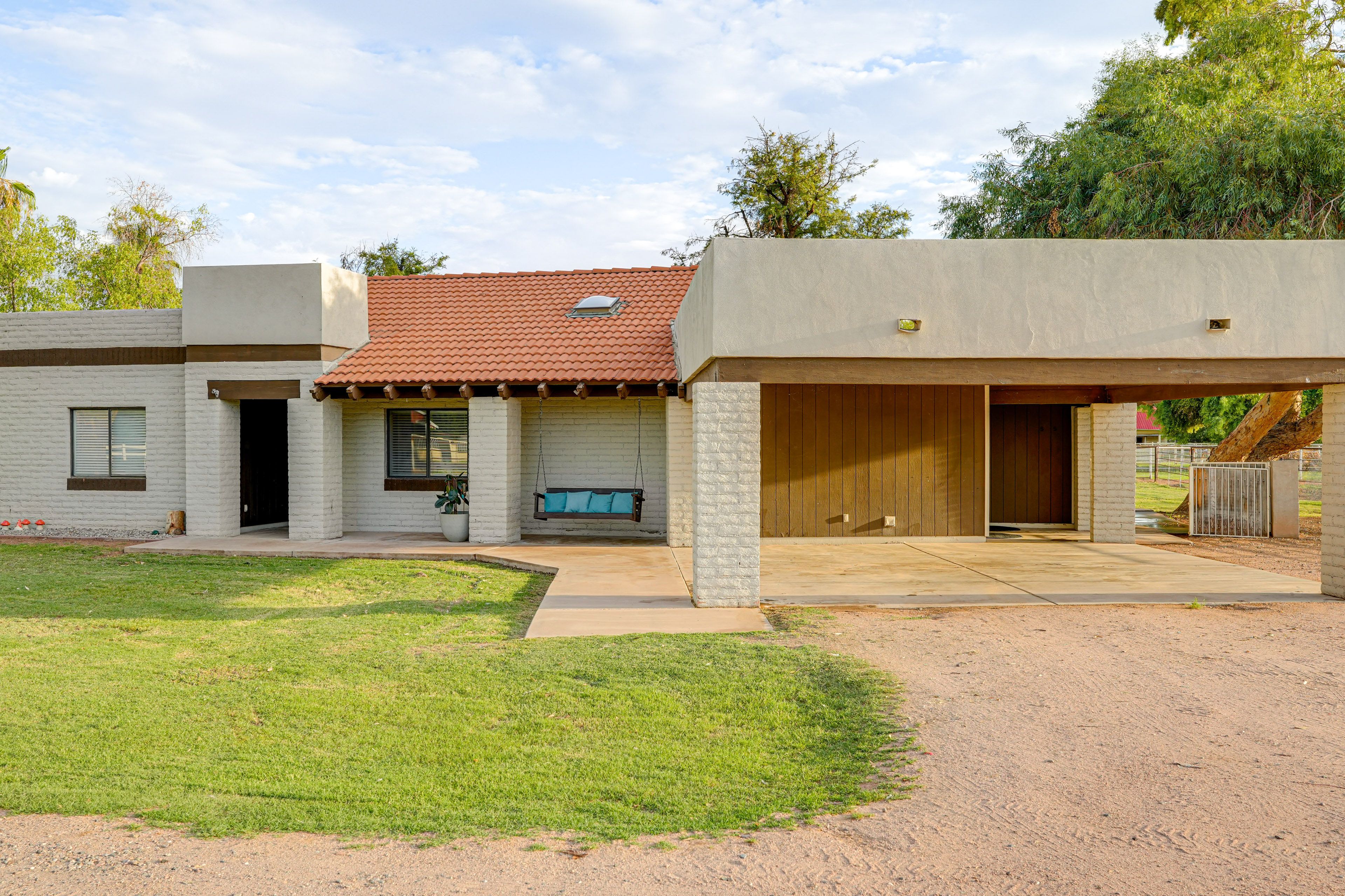 Parking | Carport (2 Vehicles) | Driveway (2 Vehicles) | RV/Trailer Parking