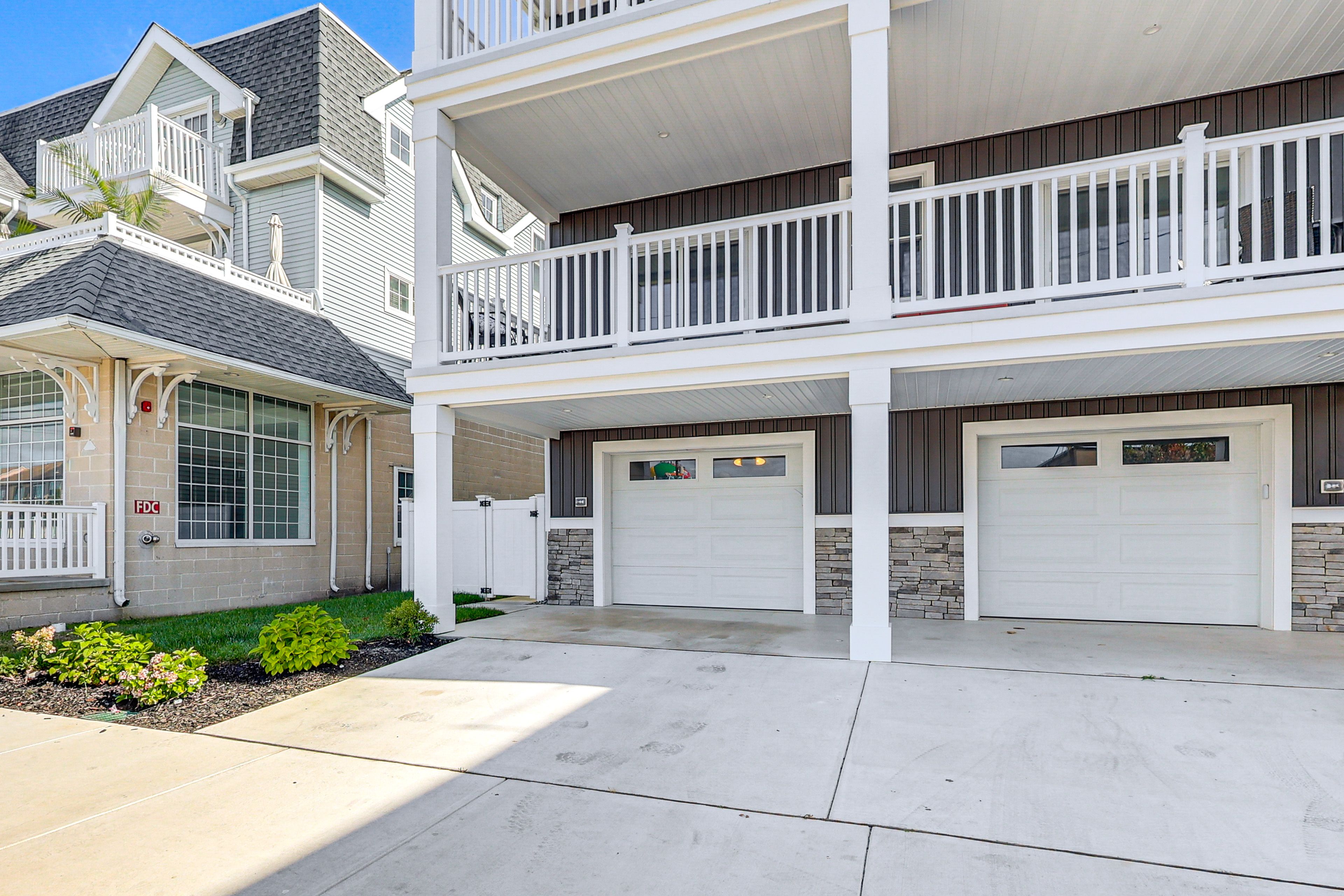 Exterior | Parking | Garage (1 Vehicle) | Shared Driveway (1 Vehicle)