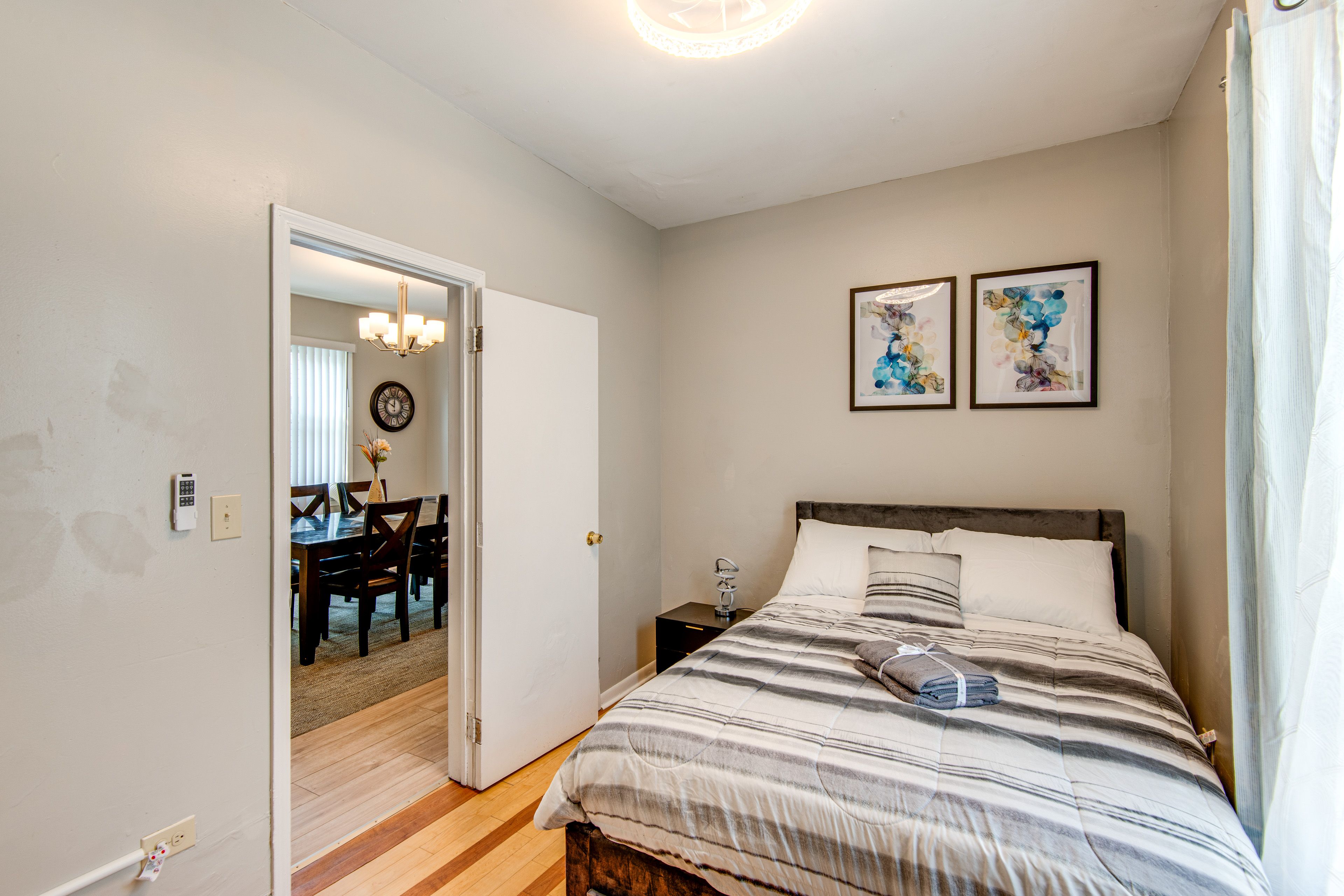 Bedroom 1 | Full Bed | Smart TV