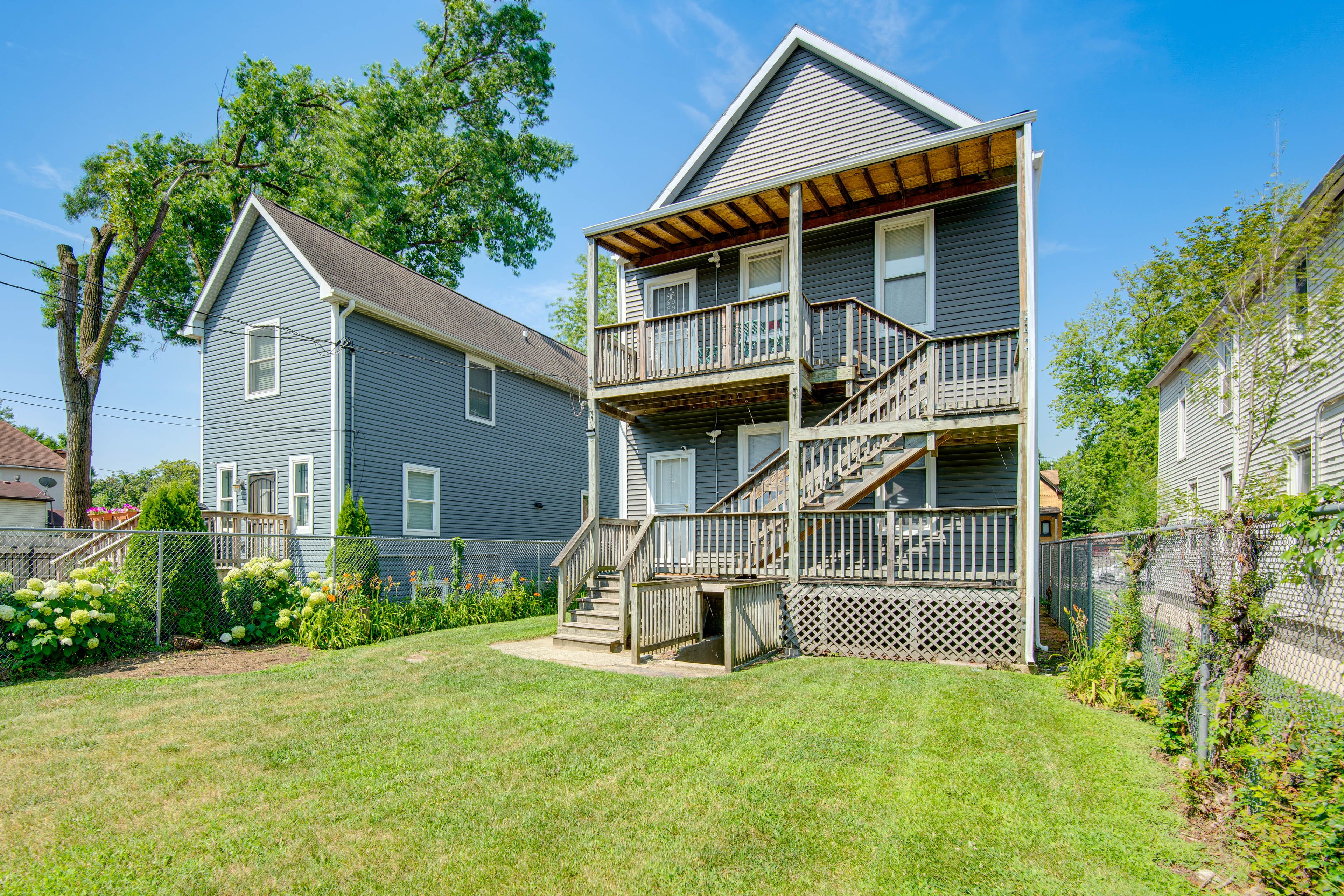 Property Exterior | Single-Story Apartment | Spacious Yard