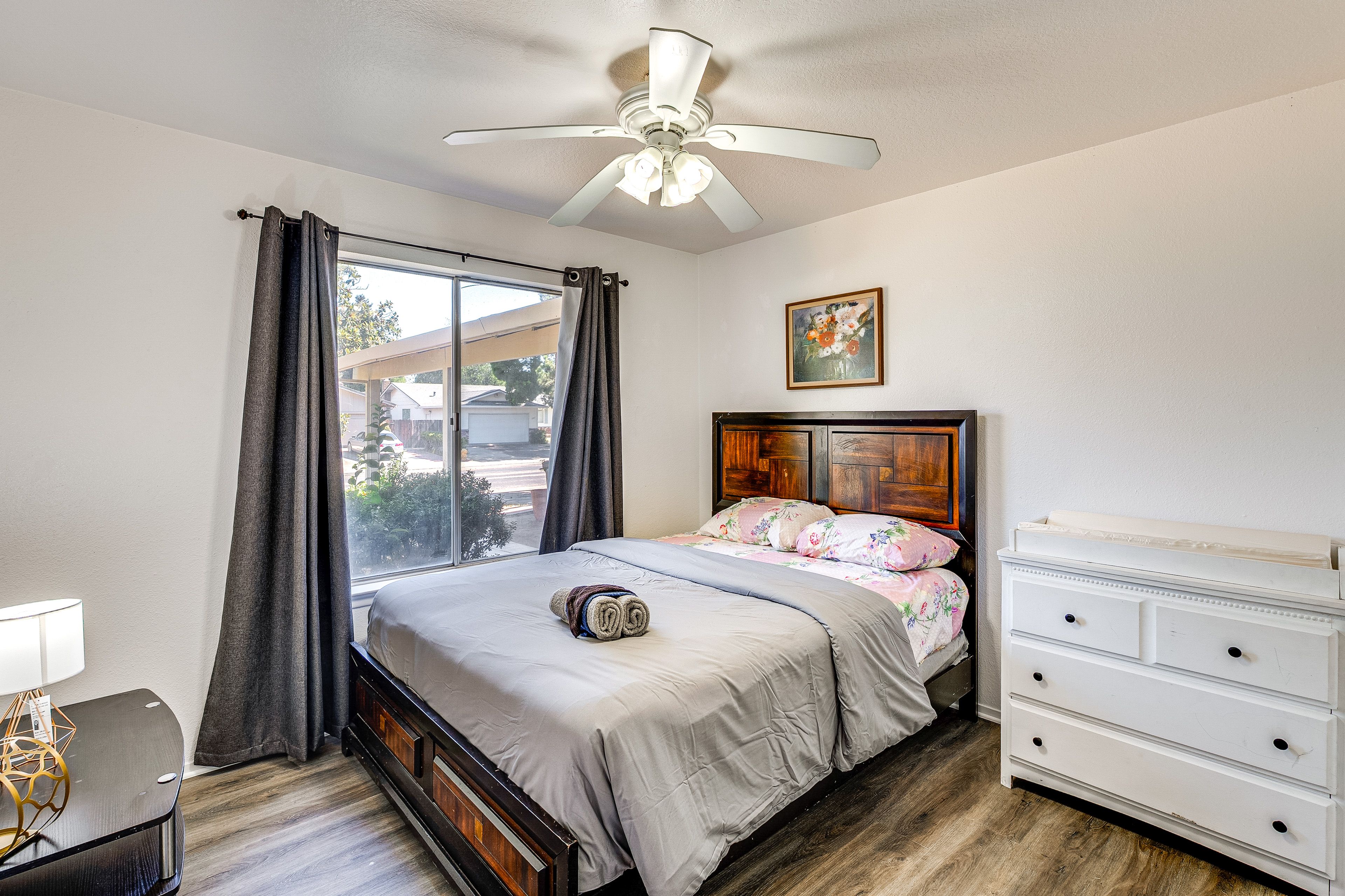 Bedroom 3 | Queen Bed