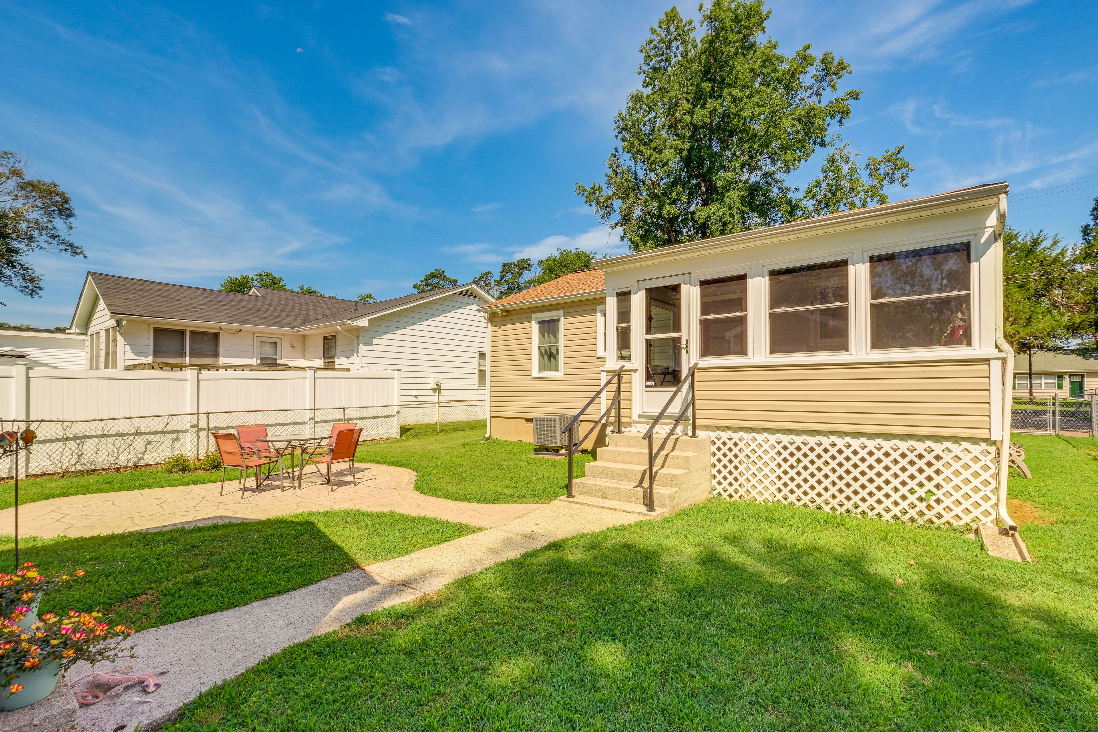Exterior | Parking | Driveway (2 Vehicles)