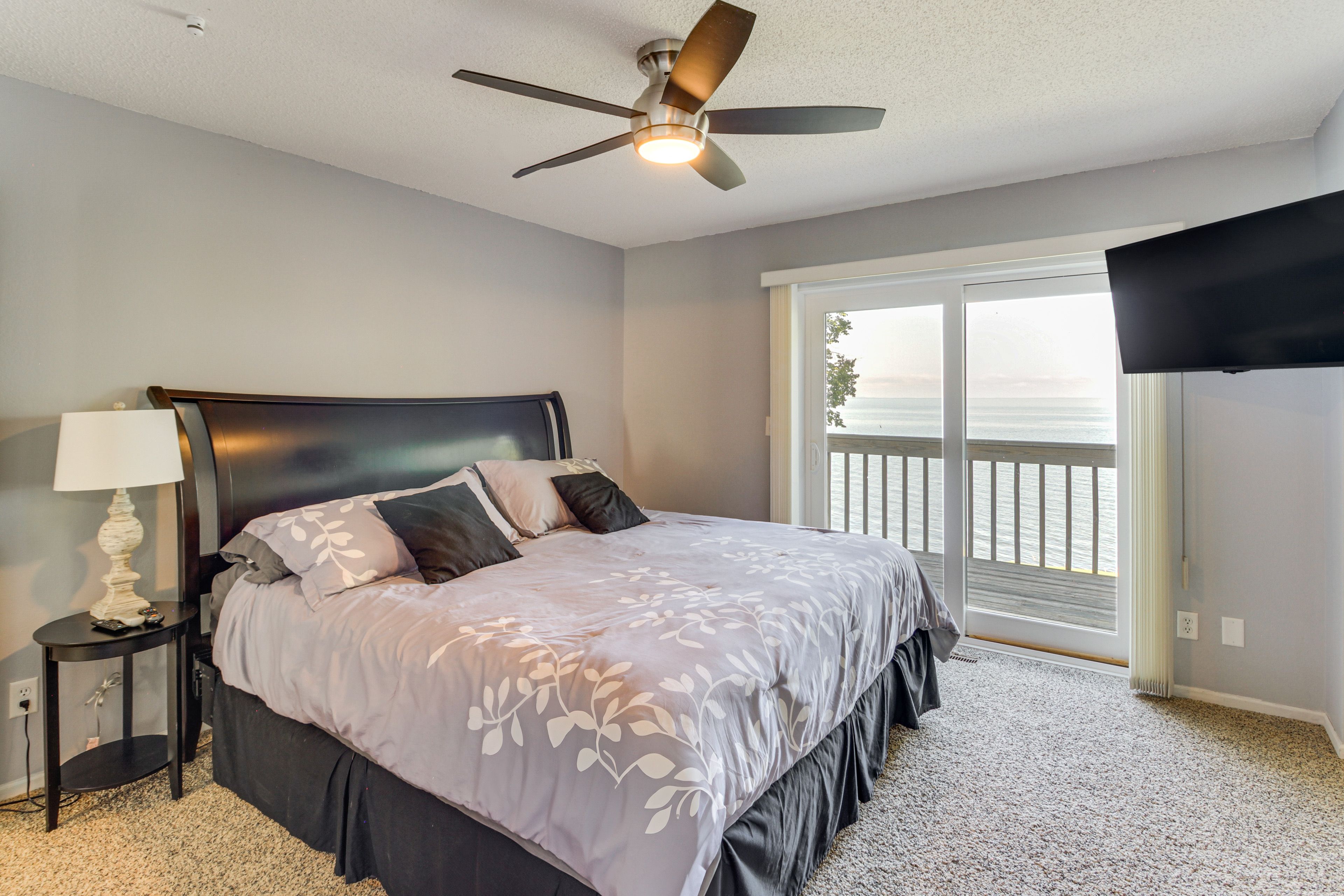 Bedroom 1 | 2nd Floor | King Bed