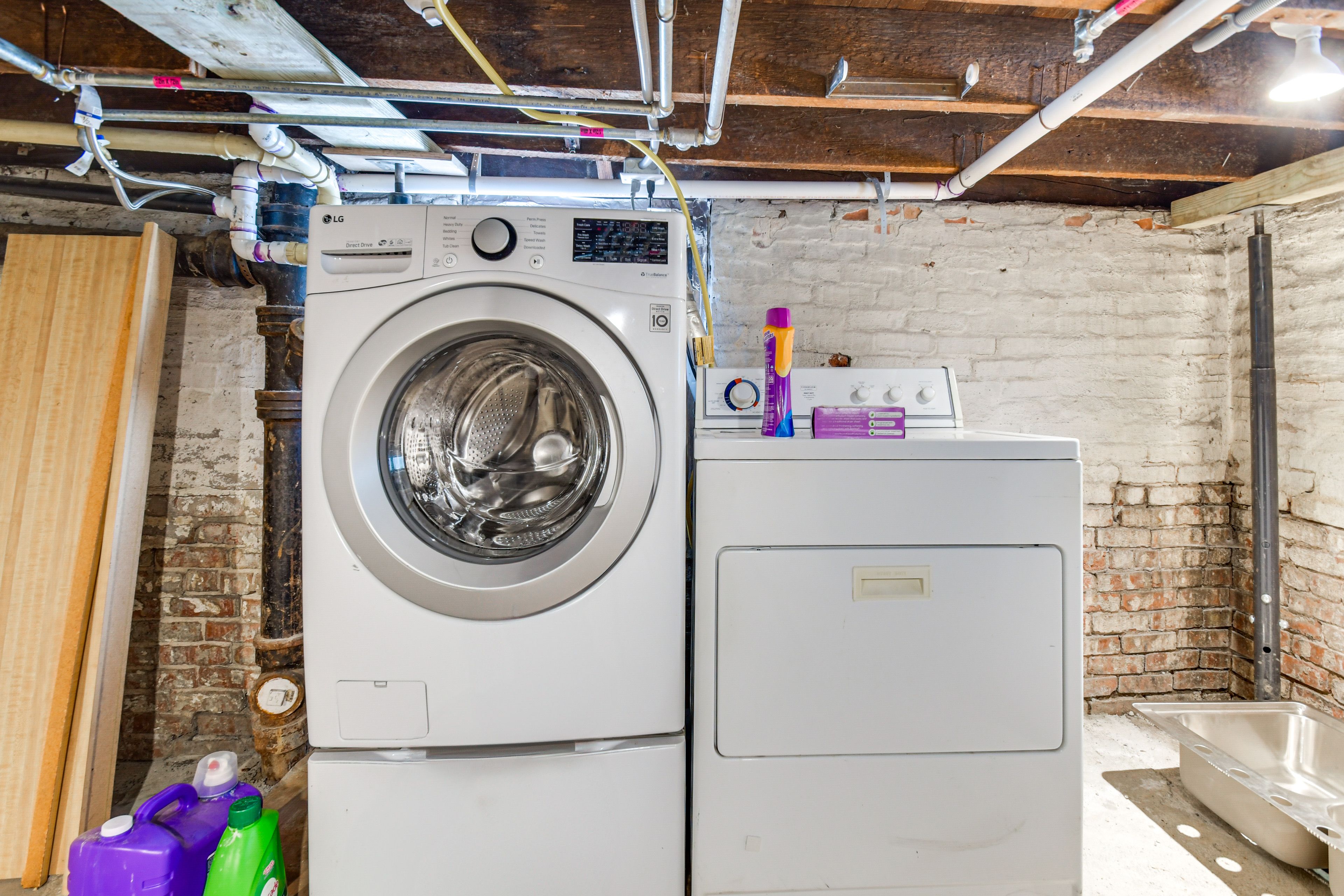 Laundry Room | Washer & Dryer