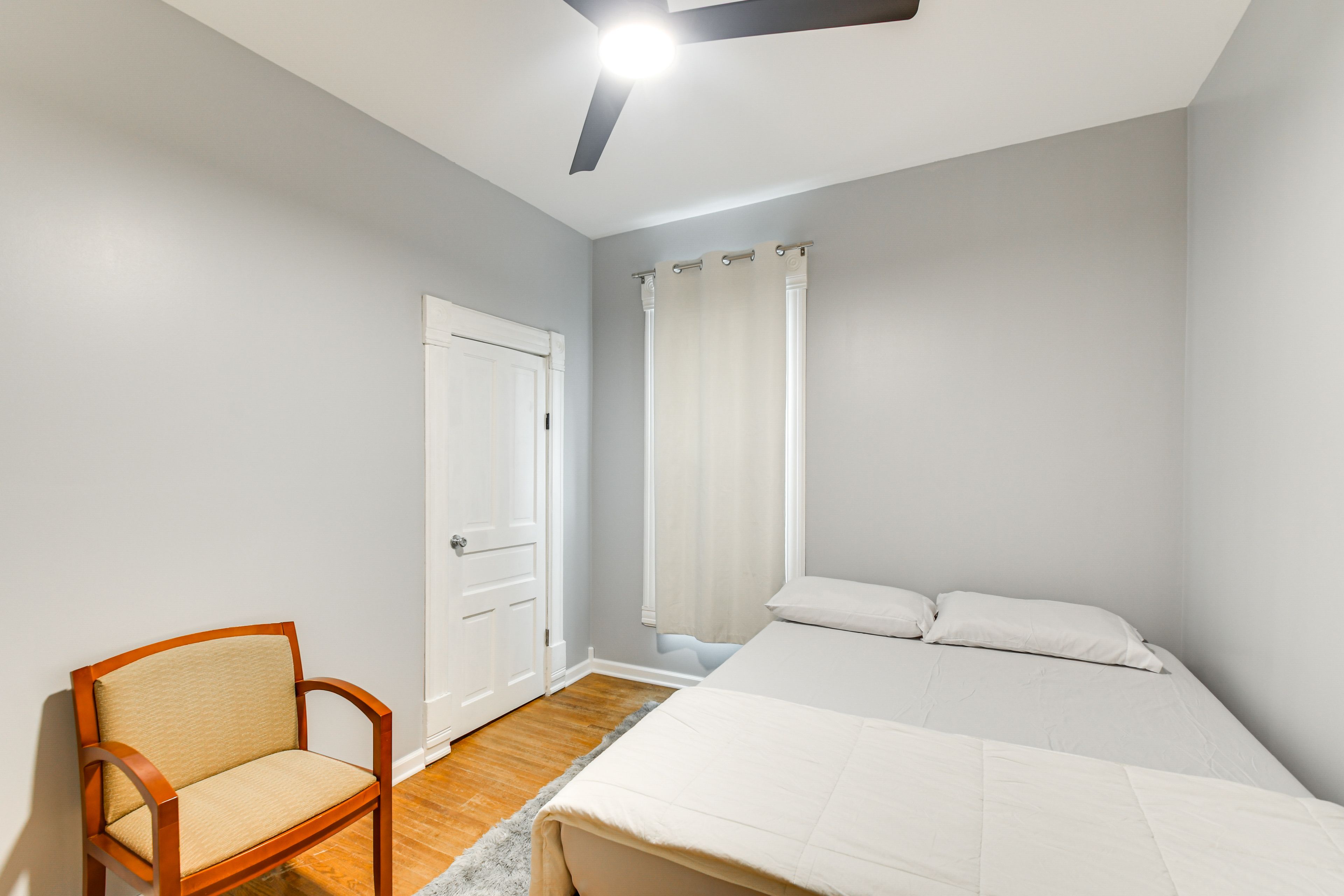 Bedroom | Queen Bed | Linens Provided