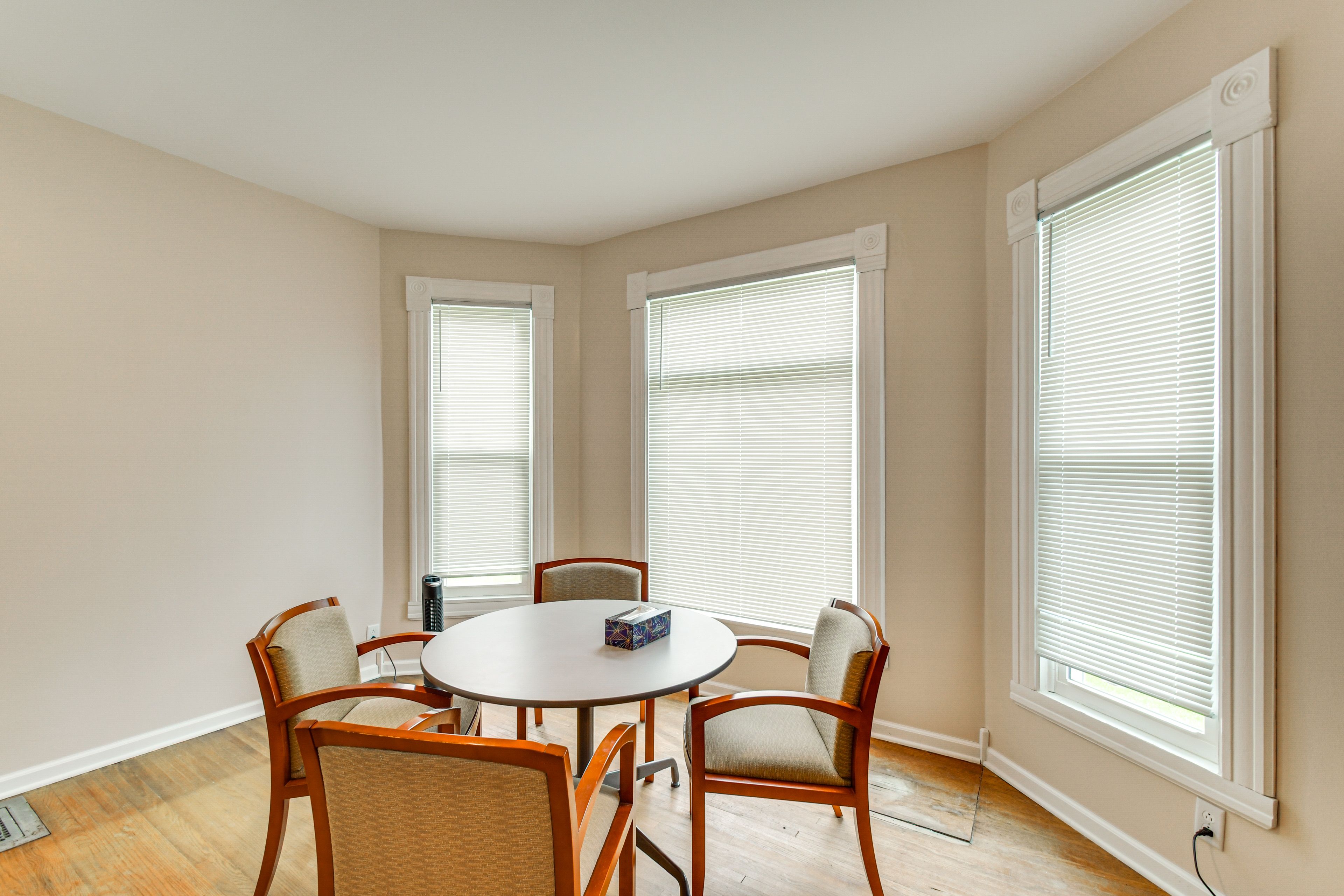 Dining Area | Central A/C & Heating