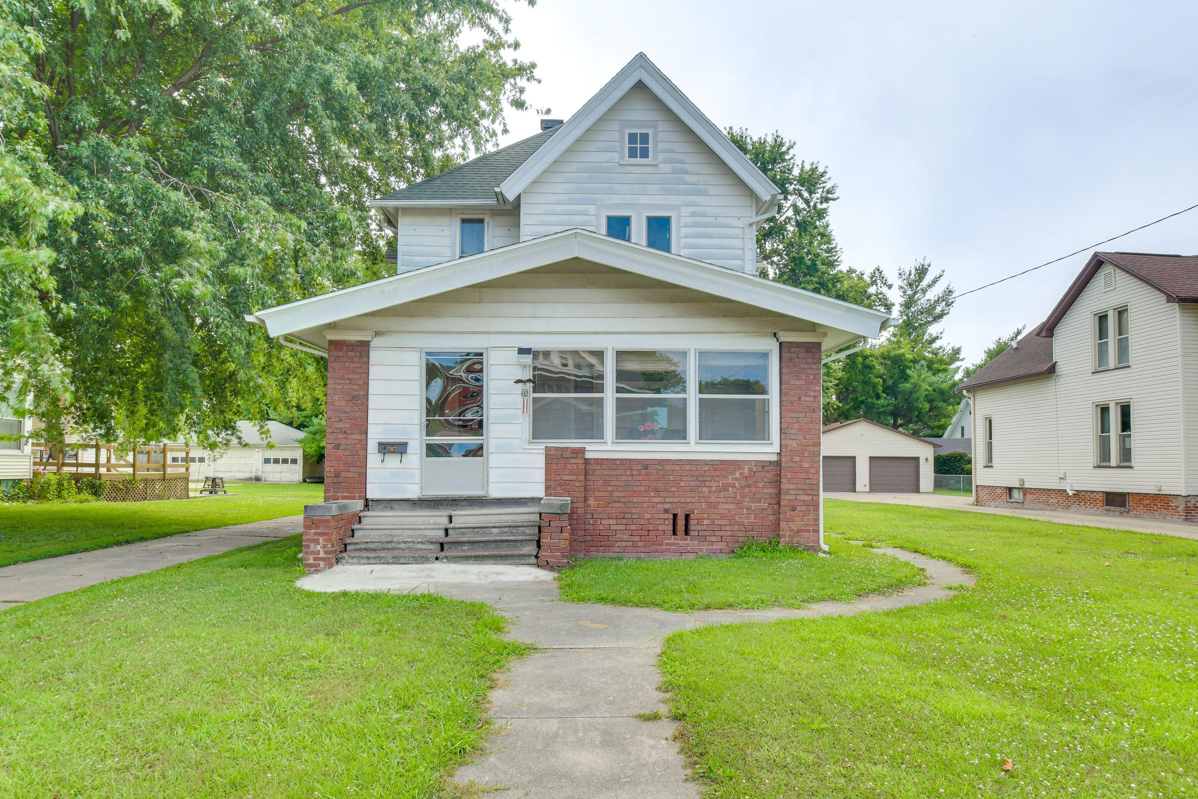 Main Home Exterior | Single-Story Apartment (Rear Unit)