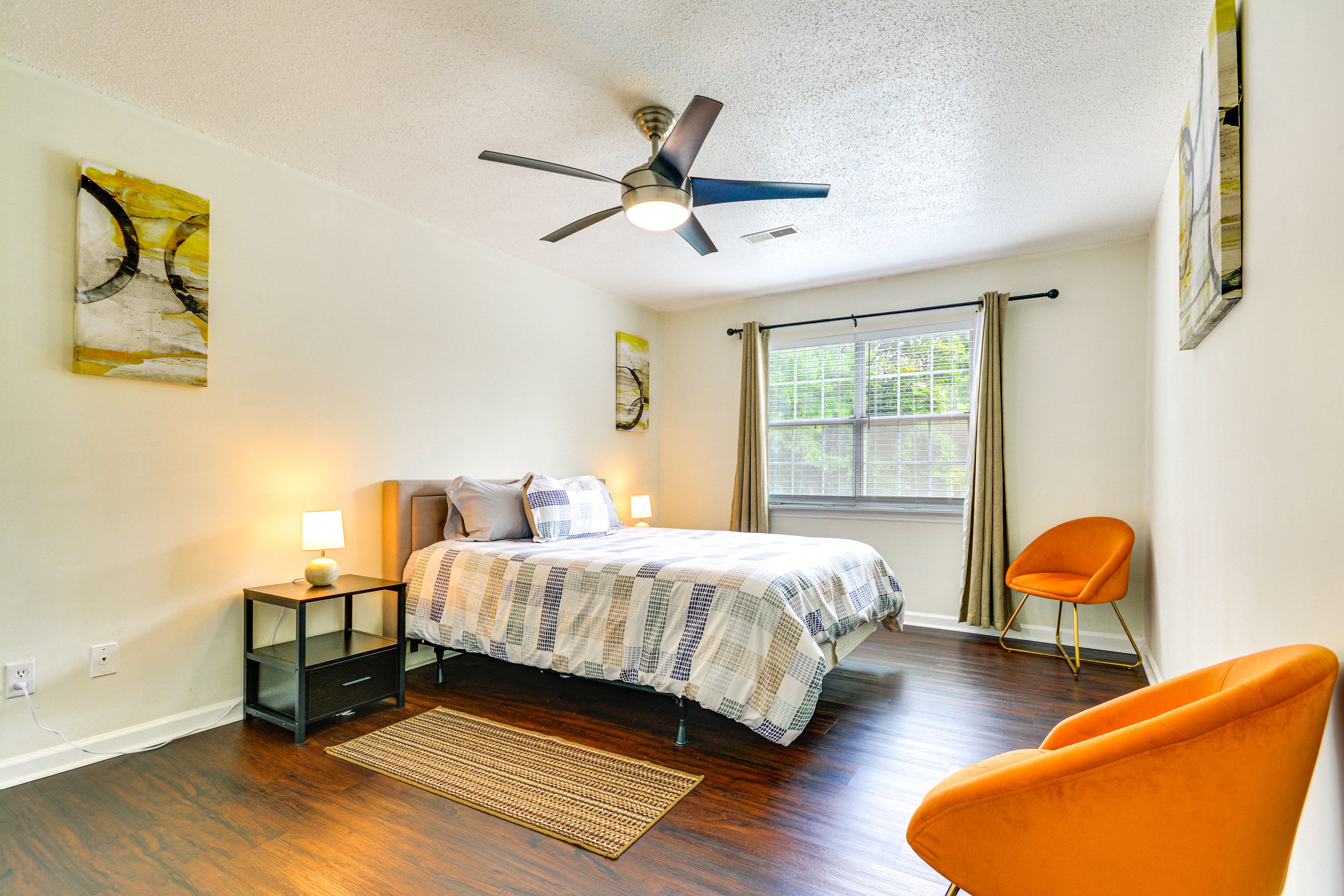 Bedroom 1 | Queen Bed