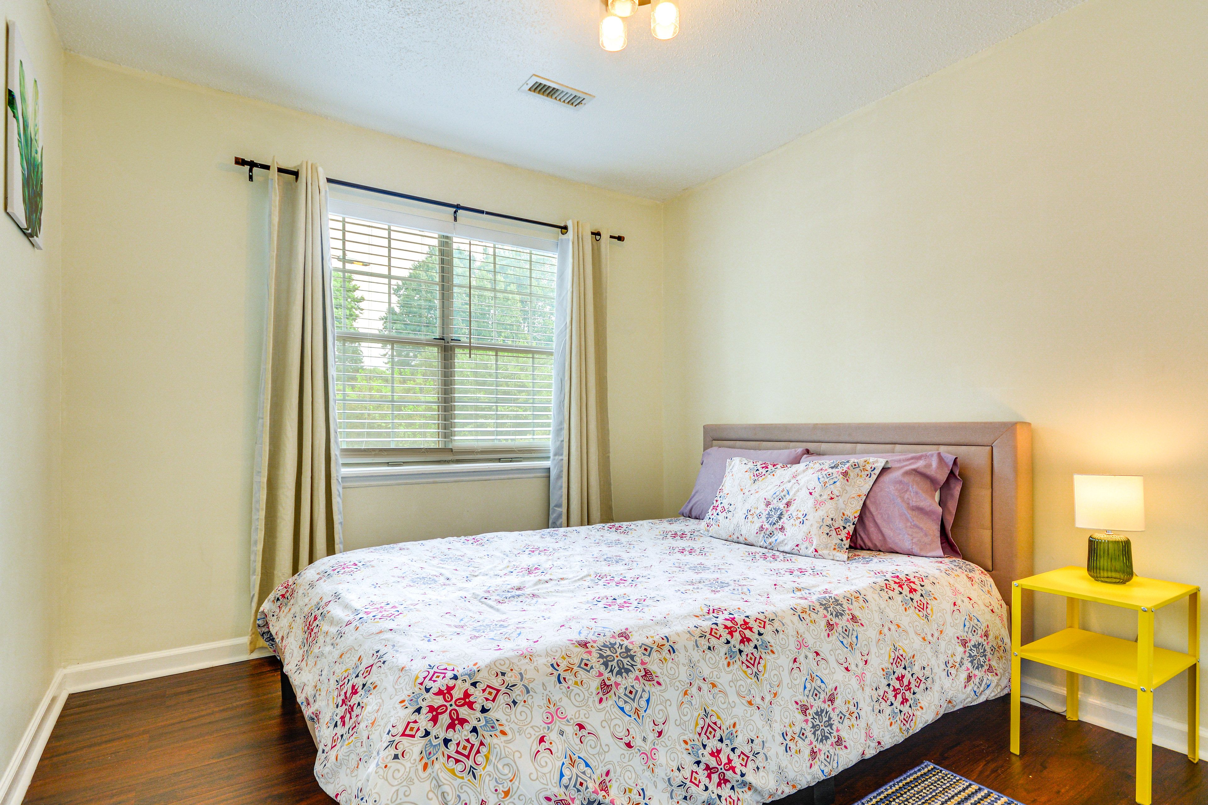 Bedroom 2 | Queen Bed