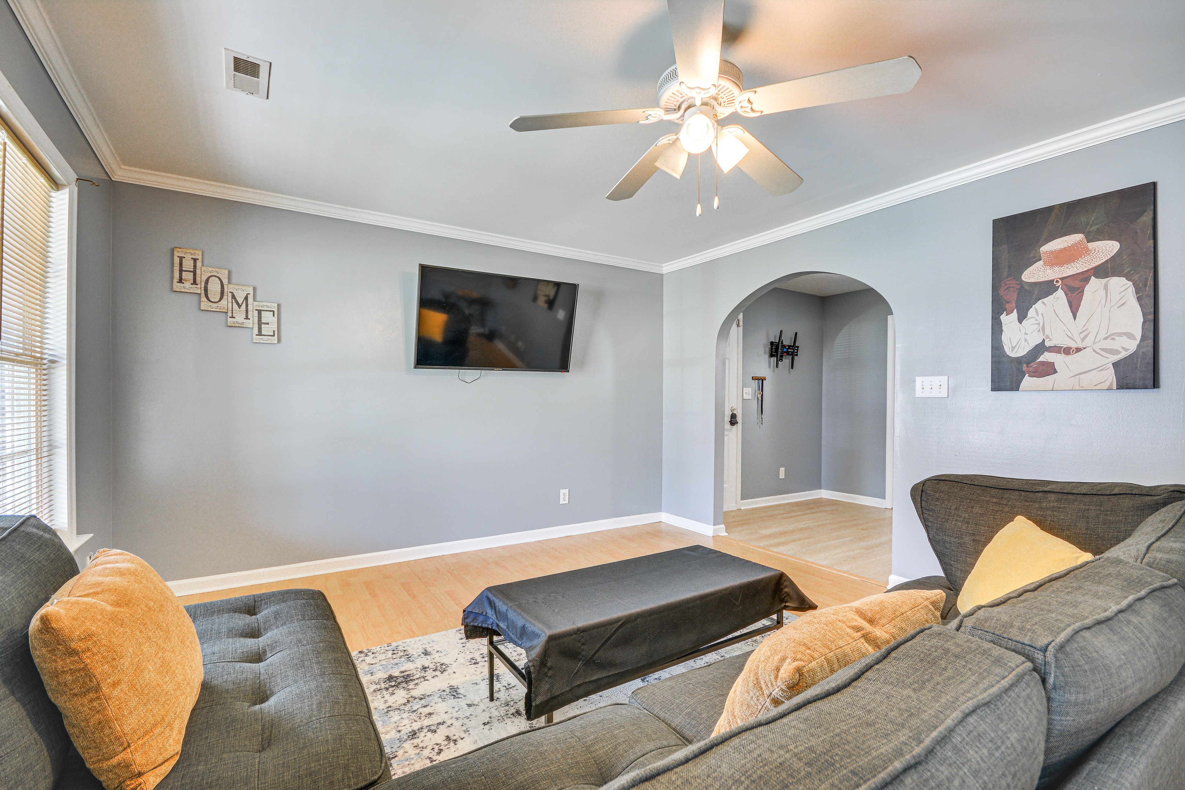 Living Room | Free WiFi | Central A/C & Heating | Smart TV