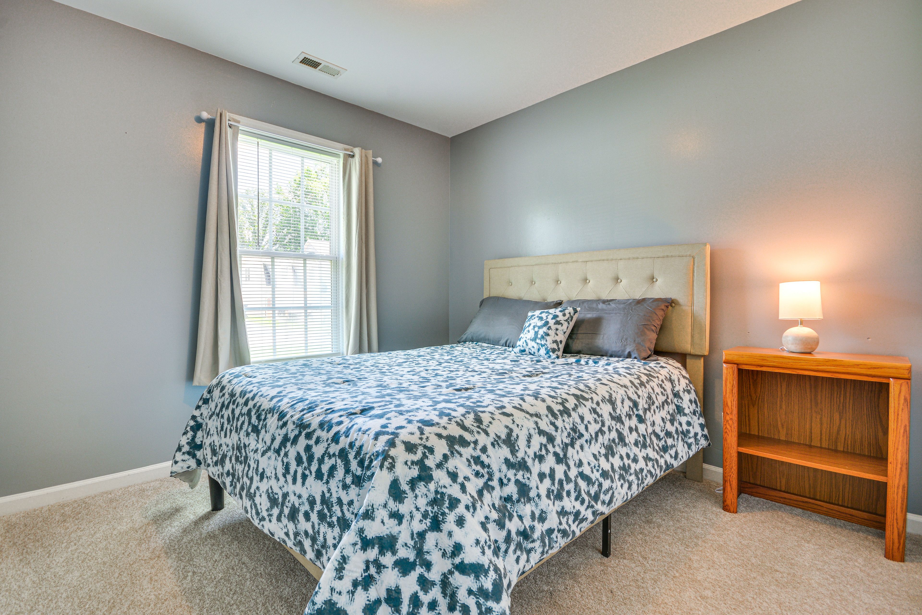 Bedroom 3 | Queen Bed