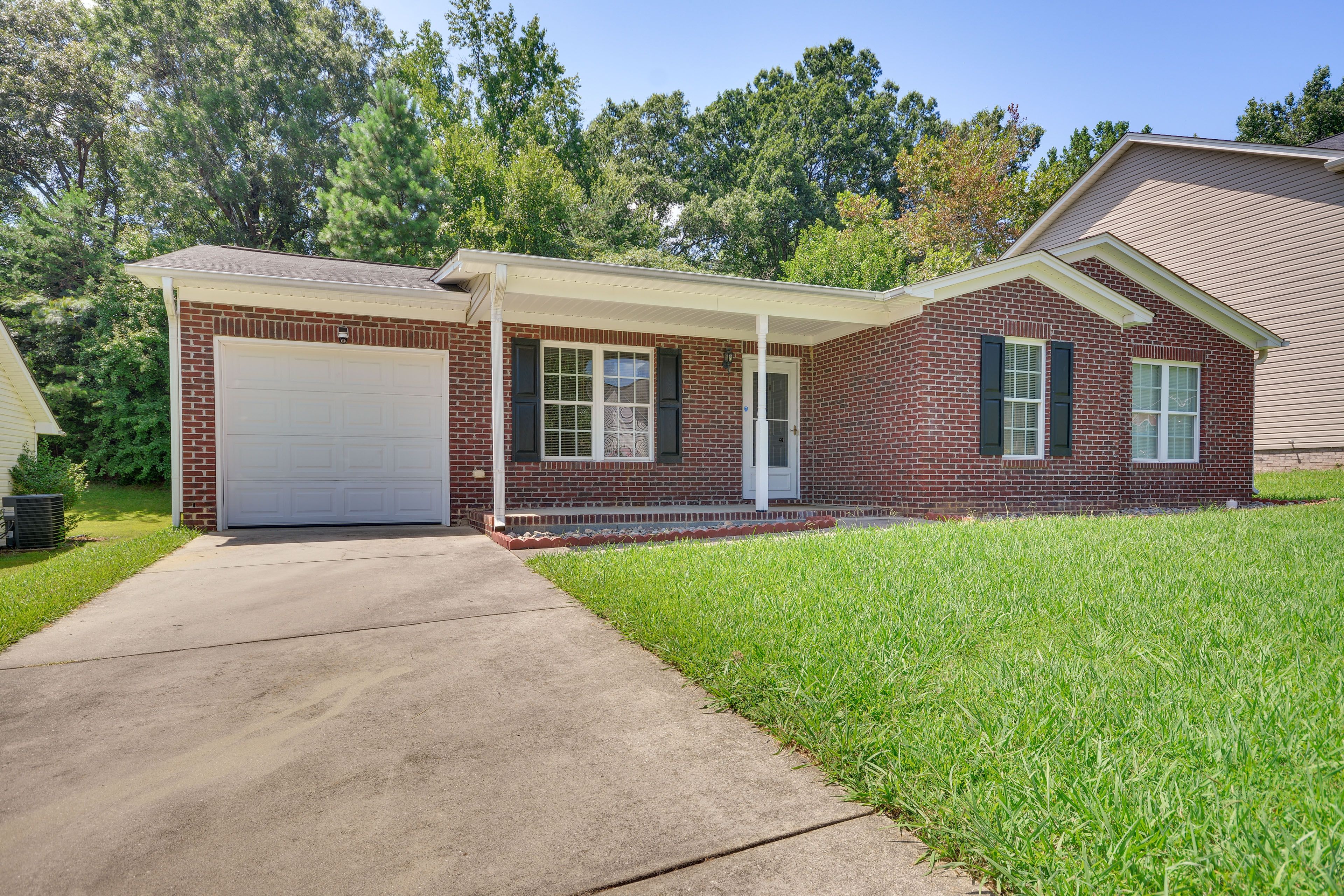 Property Exterior | Driveway (2 Vehicles) | Free Street Parking