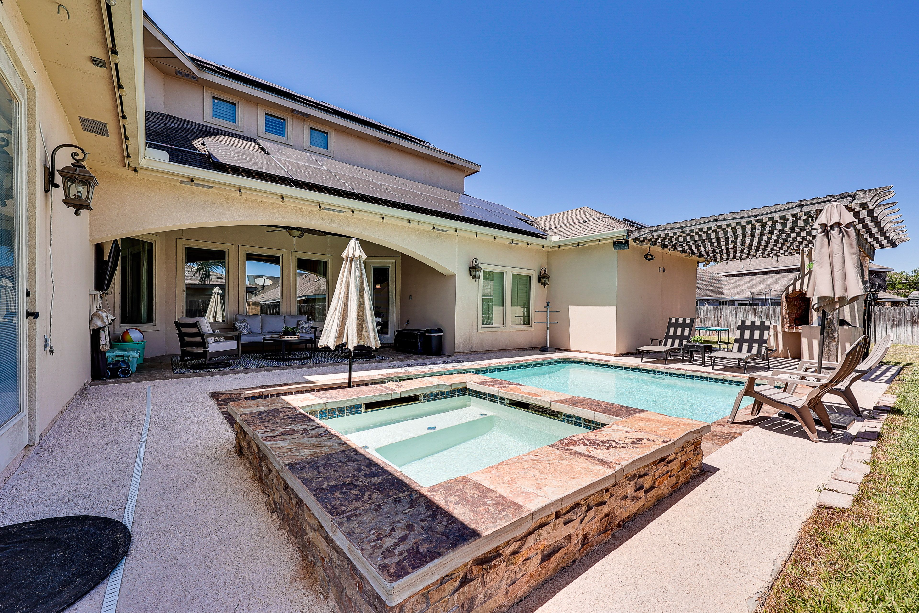 Private Pool & Hot Tub