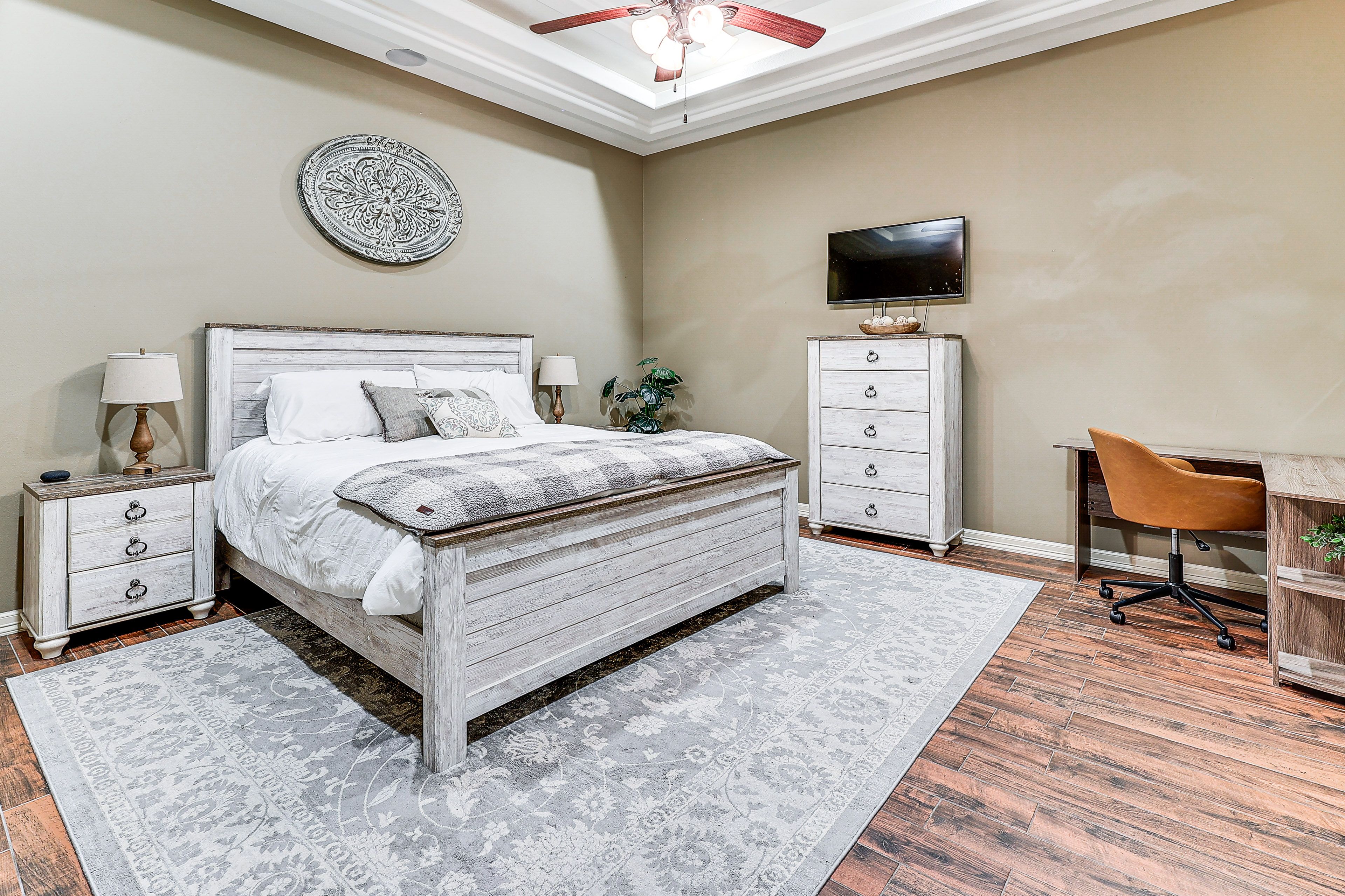 Bedroom 1 | 1st Floor | King Bed | Linens Provided | Smart TV