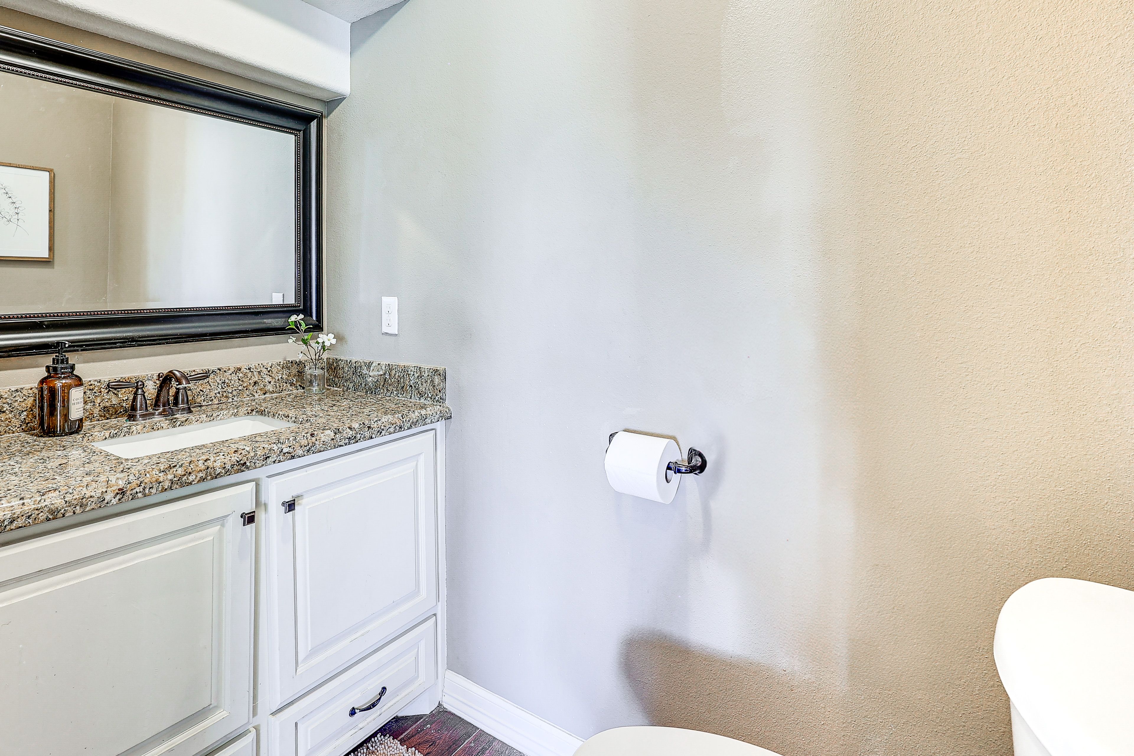 Half Bathroom | 1st Floor