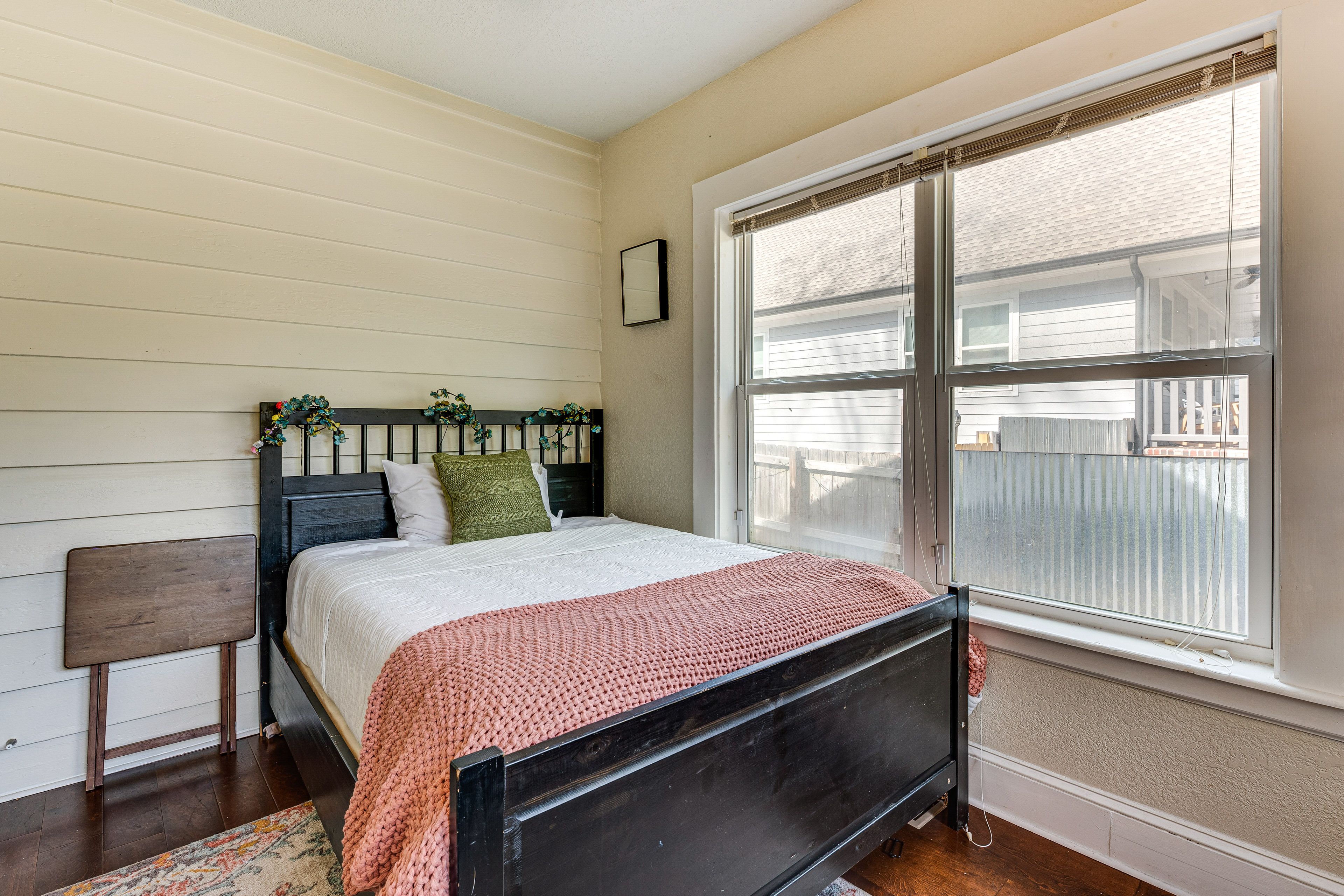 Bedroom 2 | Full Bed | Smart TV