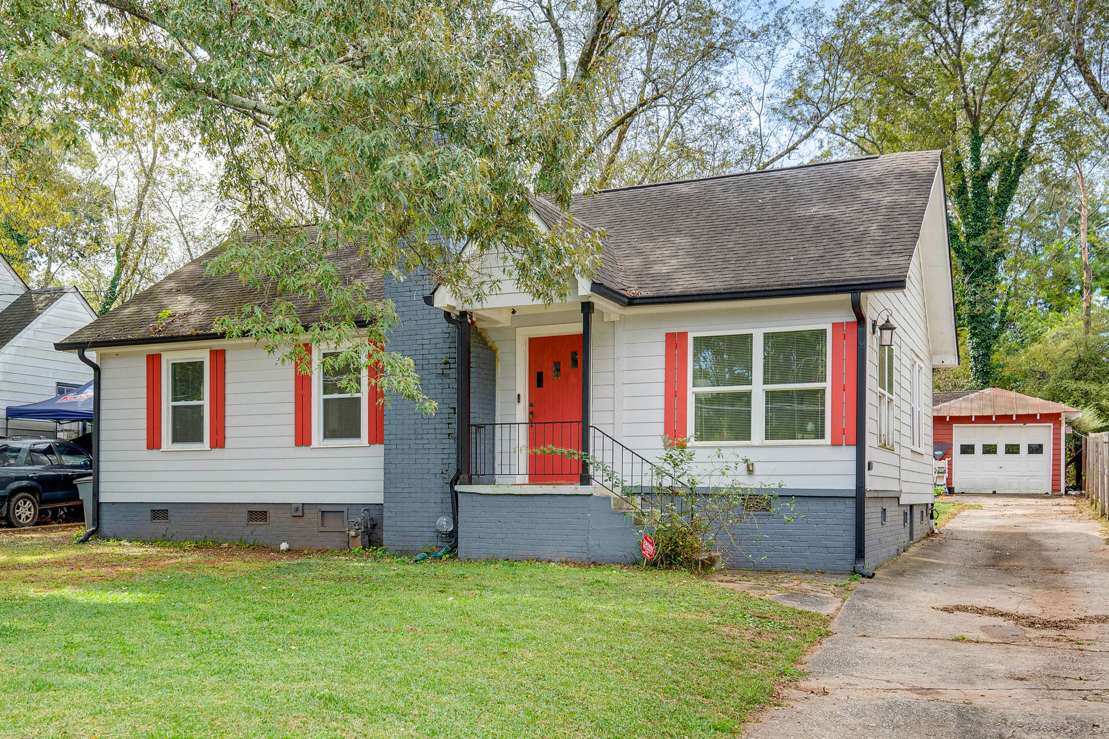 Front of Gate (3 Vehicles) | Behind Gate (3 Vehicles, Upon Request) | Street