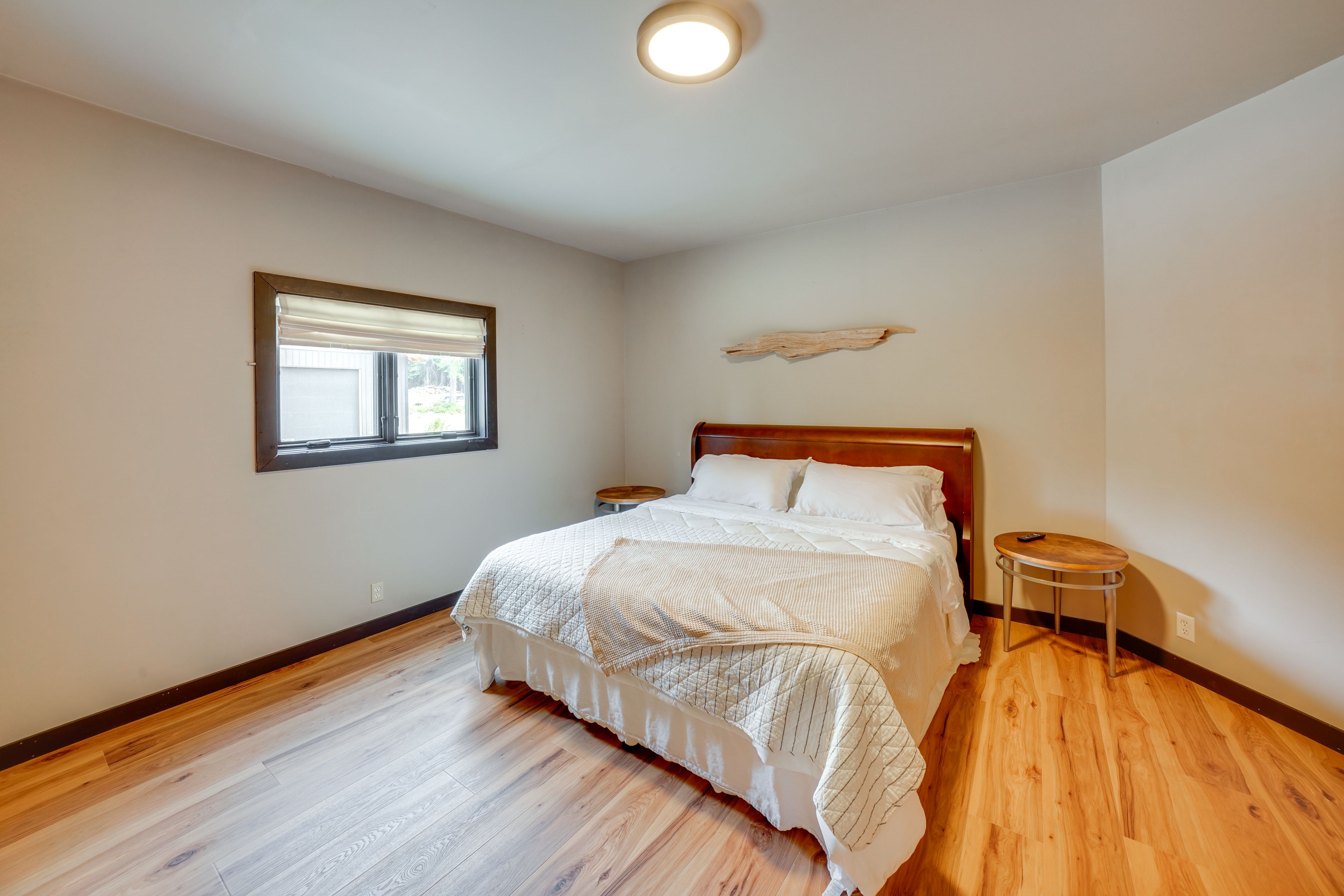 Bedroom 1 | King Bed | 1st Floor