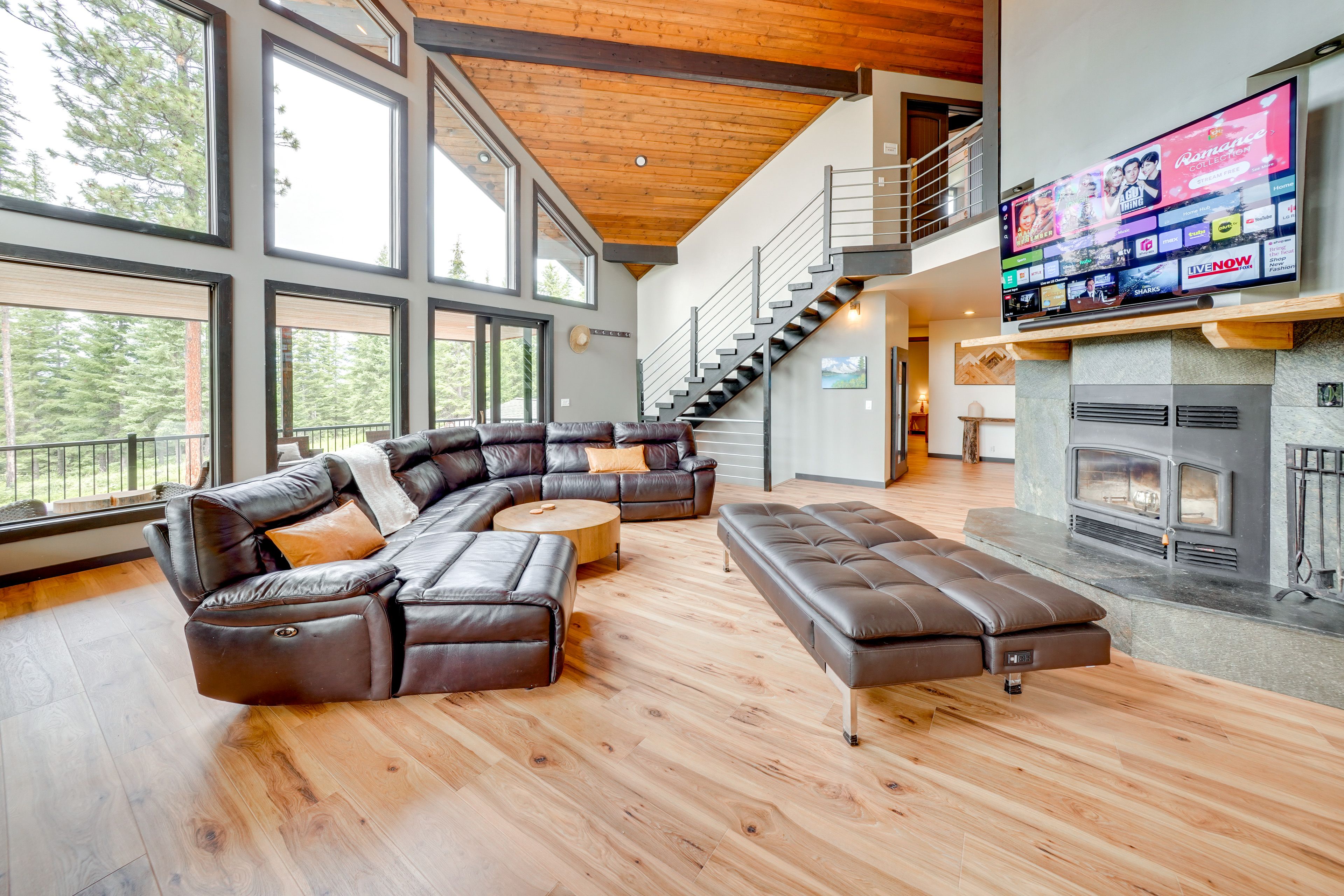 Living Room | Smart TV | Fireplace | 1st Floor