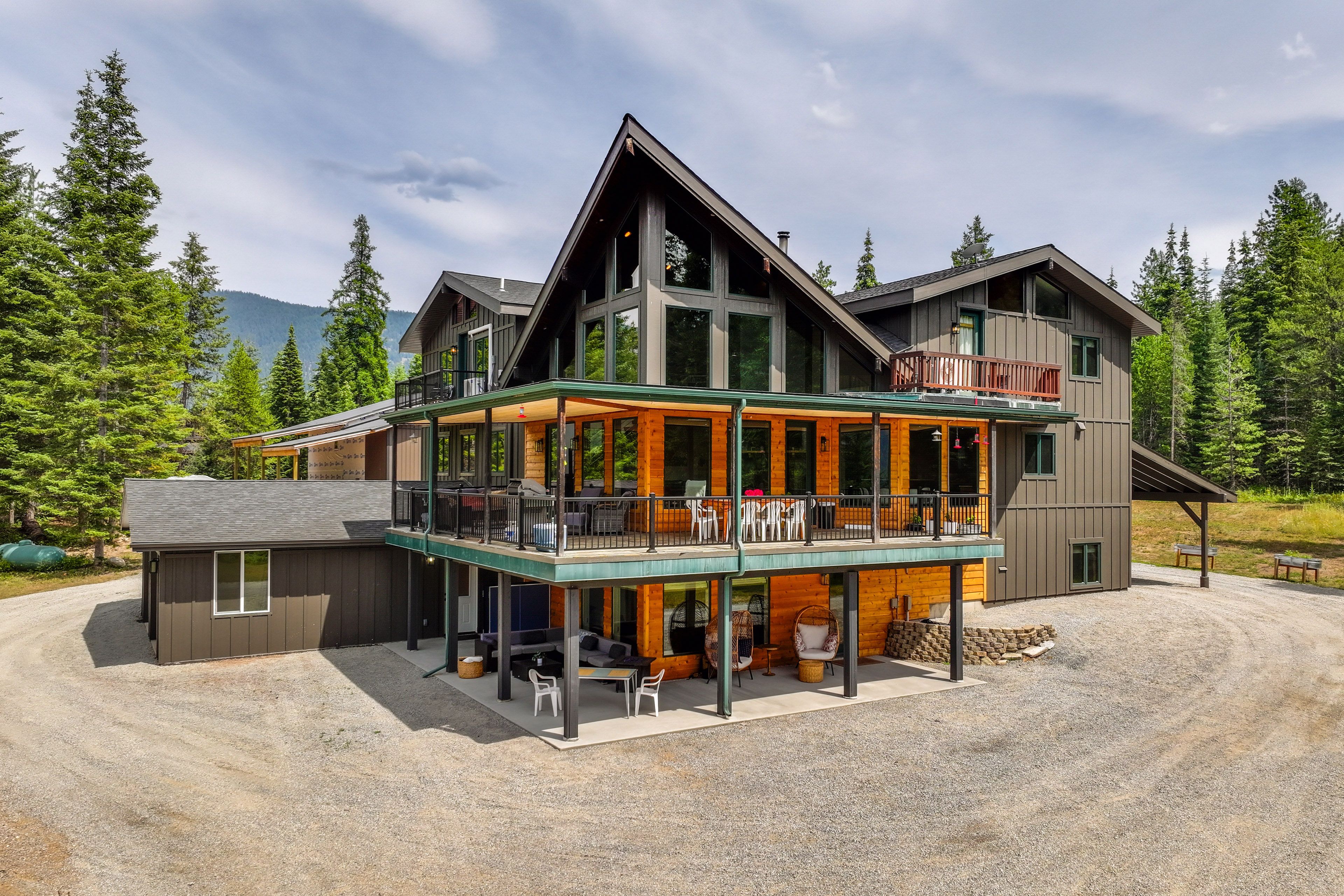 Home Exterior | Outdoor Seating