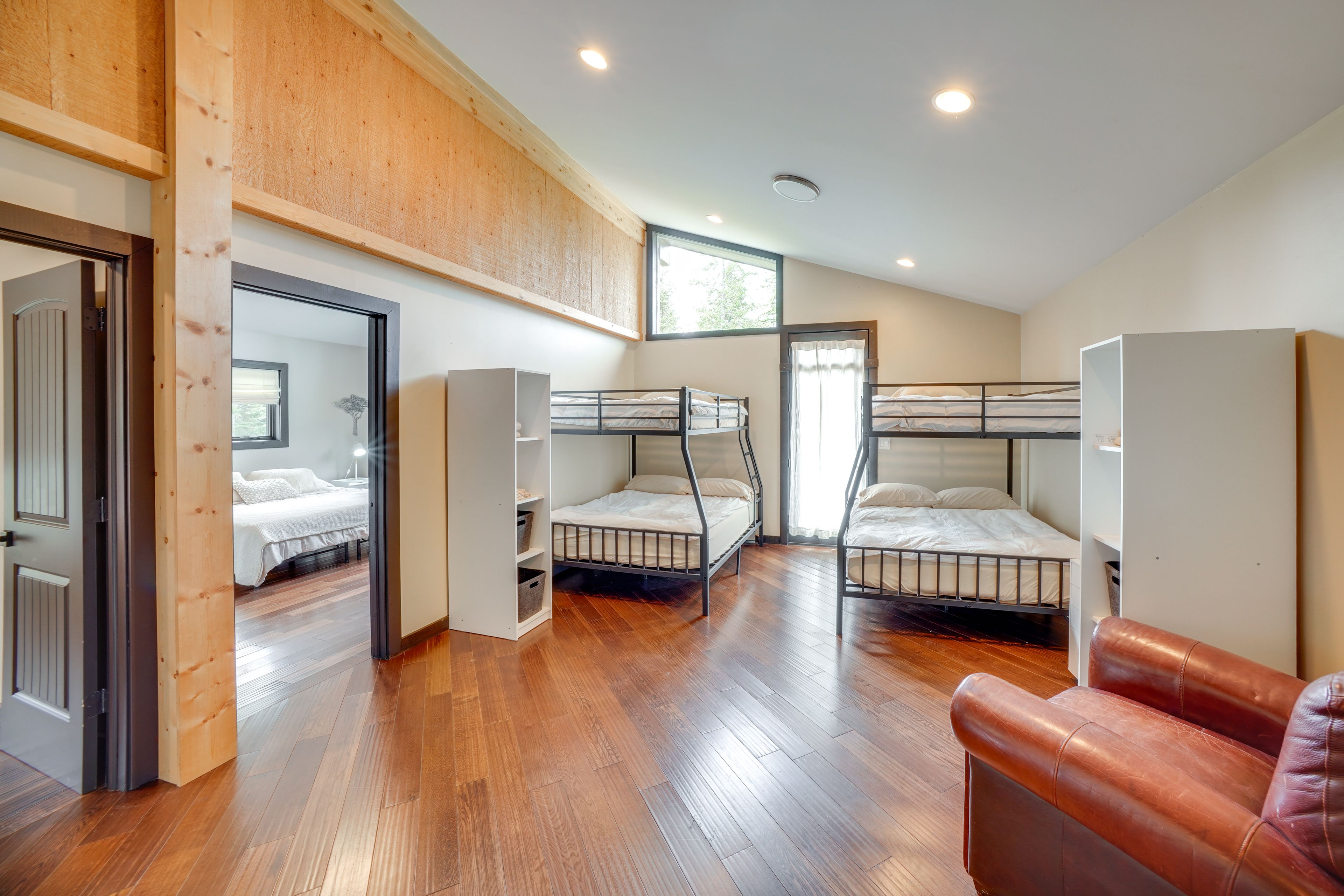 Loft | 2 Full/Queen Bunk Beds | 2nd Floor