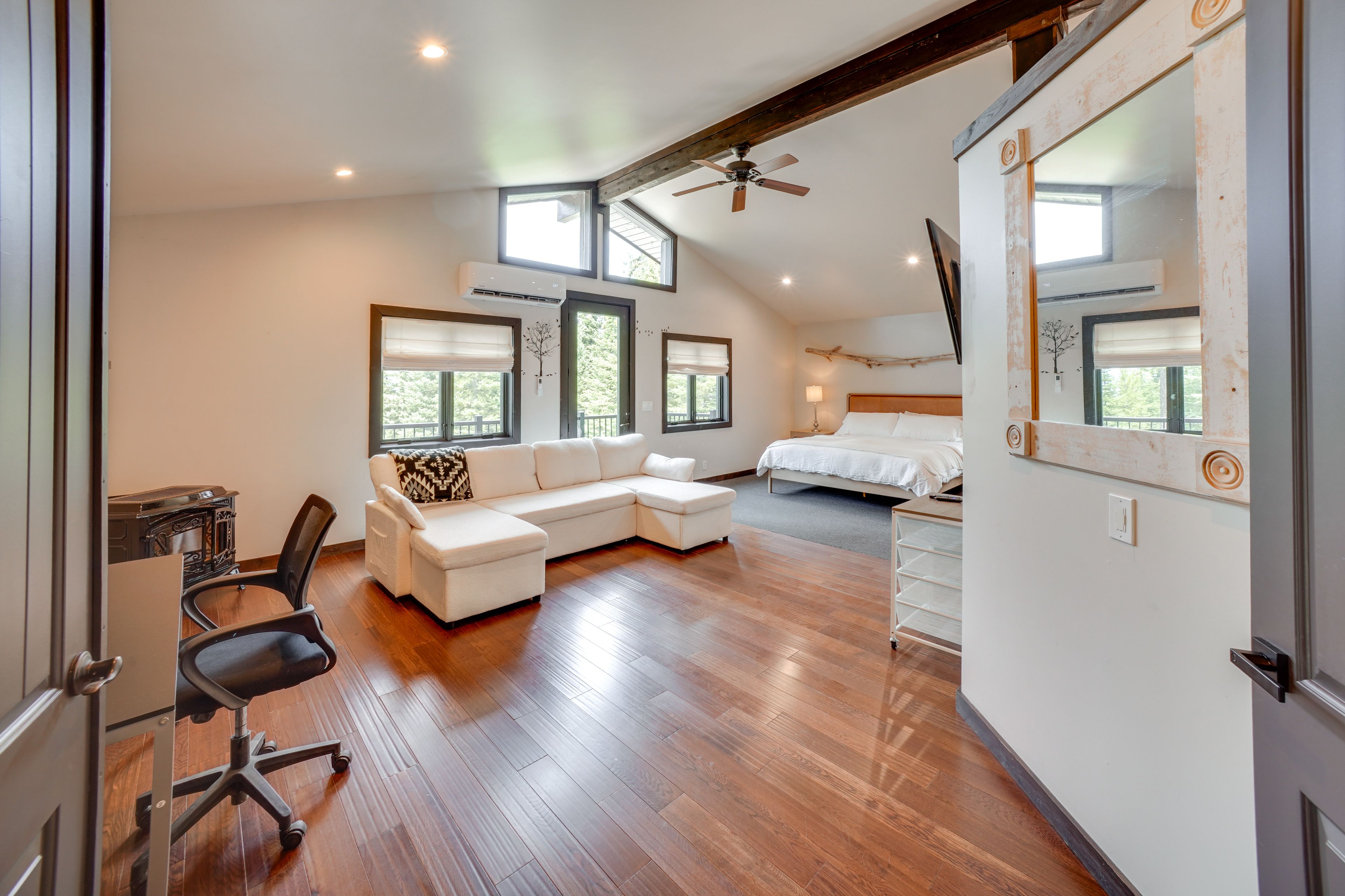 Bedroom 5 | King Bed | 2nd Floor