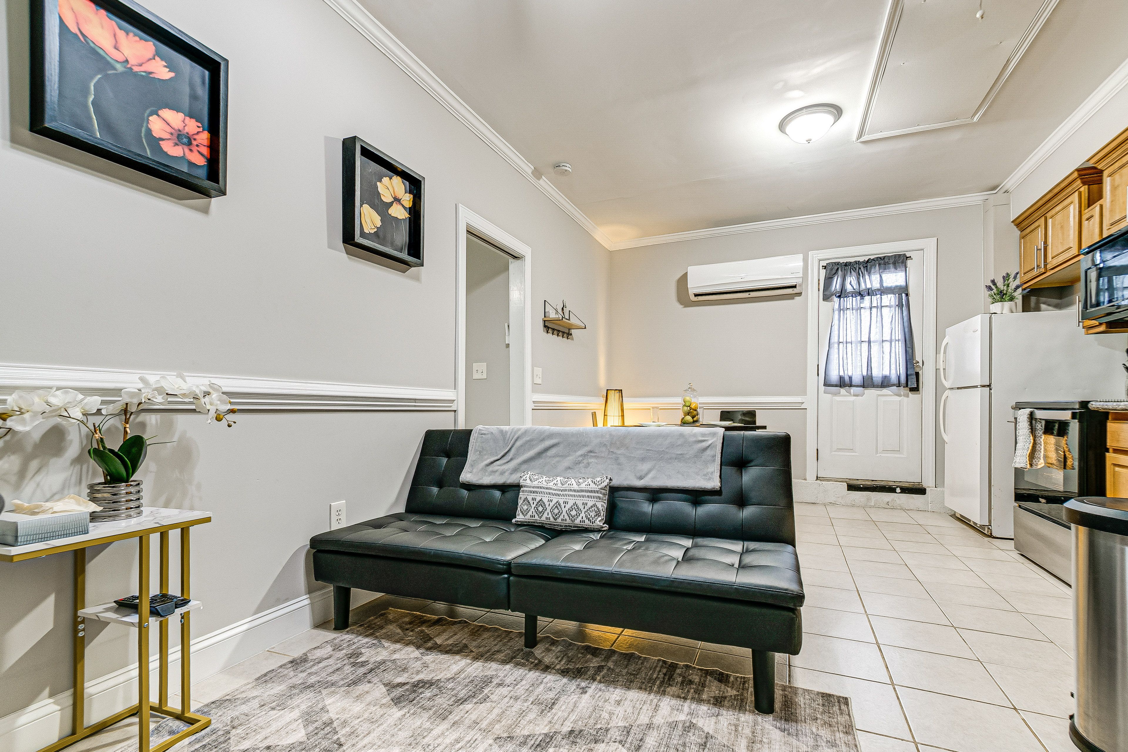 Raleigh Vacation Rental | Studio | 1BA | 450 Sq Ft | Small Step Required