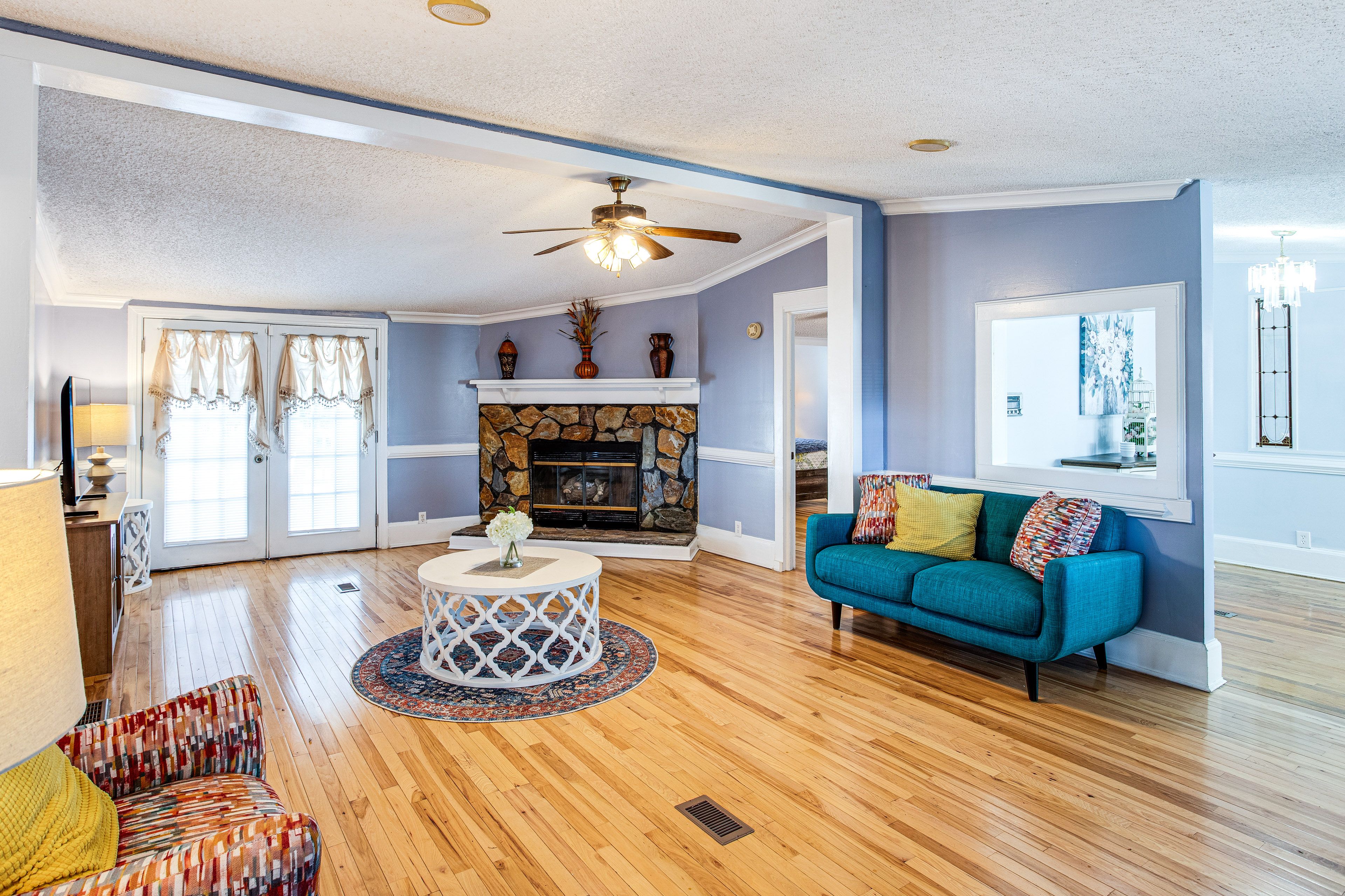 Living Room | Single-Story Home | Central A/C & Heating