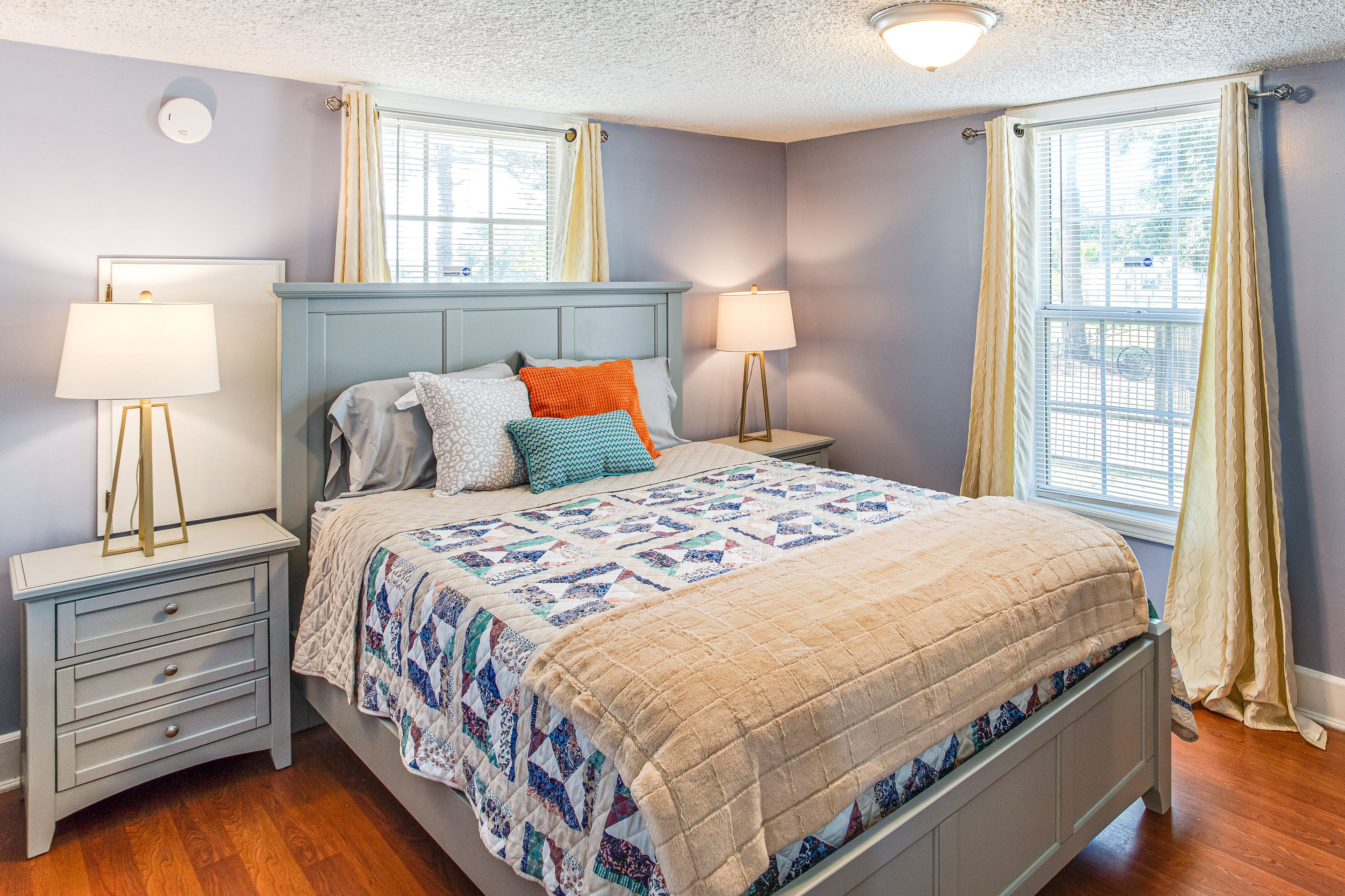 Bedroom 2 | Queen Bed