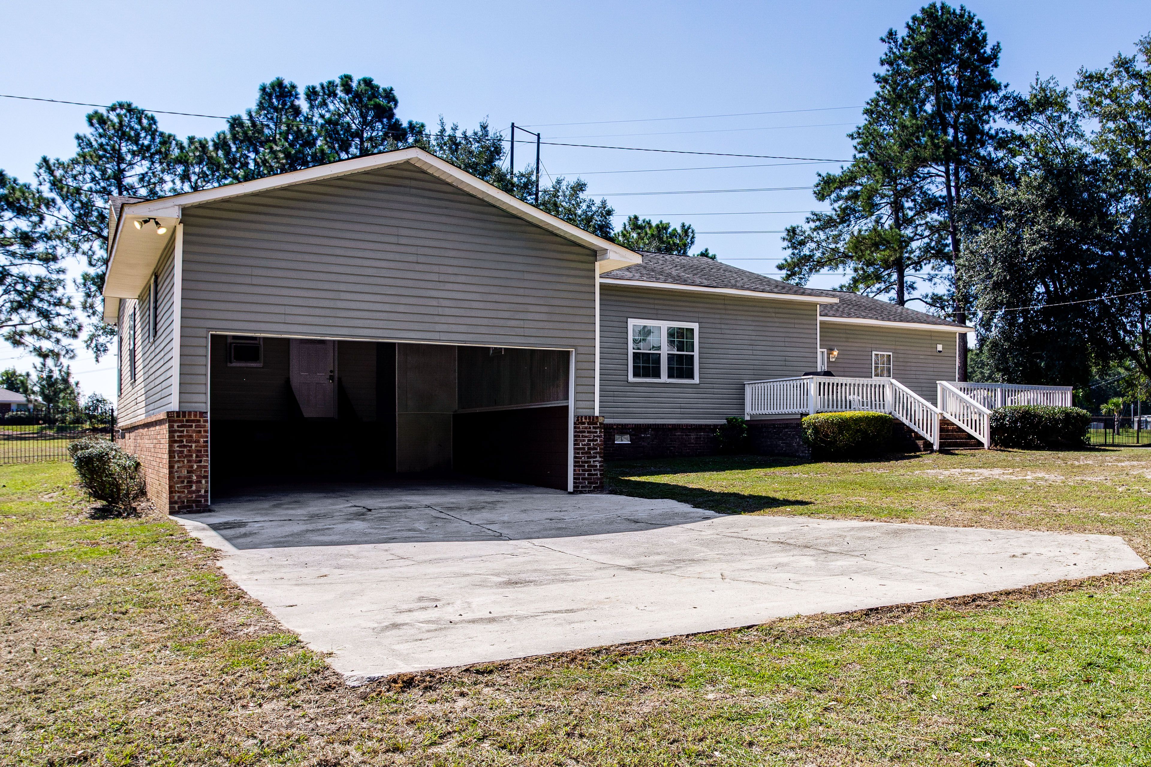Parking | Driveway (3 Vehicles)