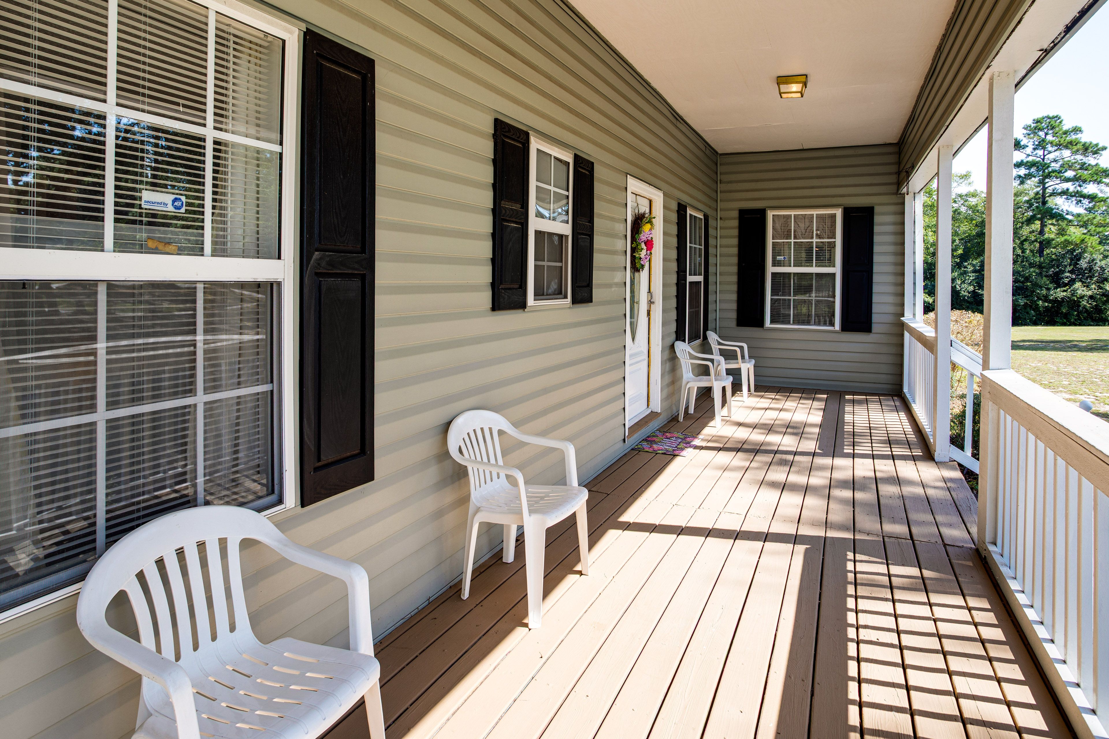 Covered Front Porch | Seating