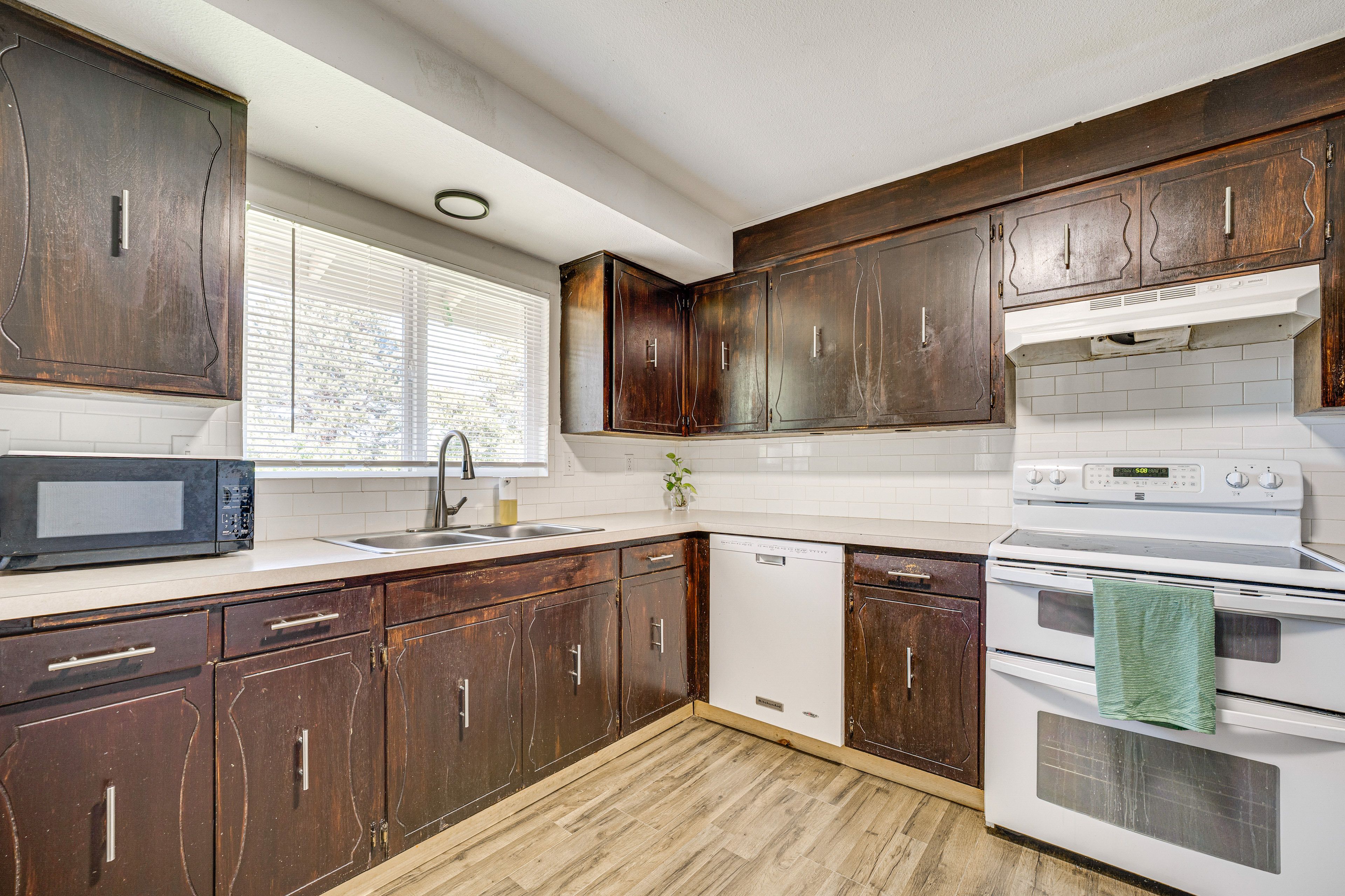 Kitchen | Dishwasher | Drip Coffee Maker | Washer & Dryer