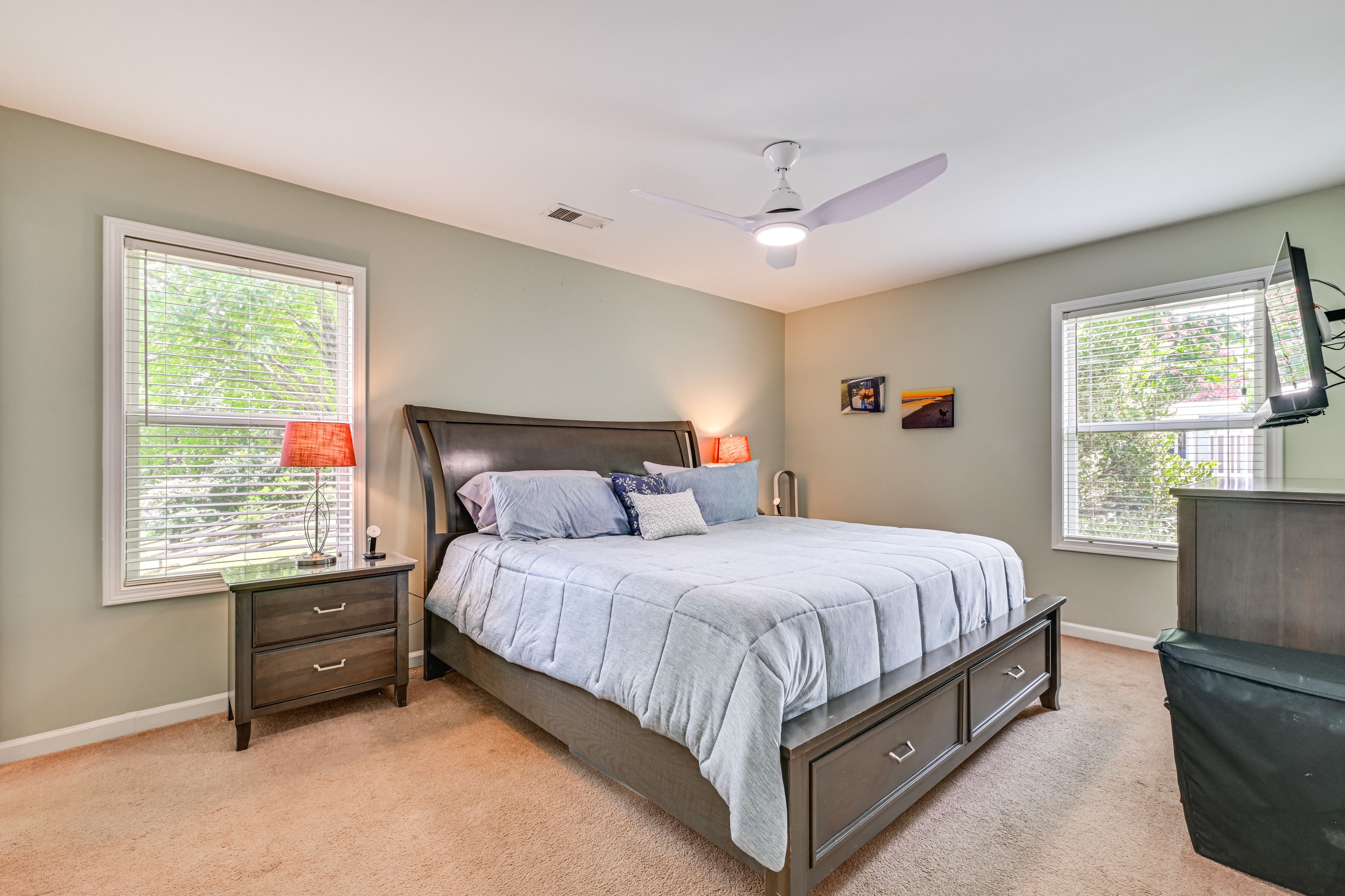 Bedroom 1 | King Bed | Smart TV