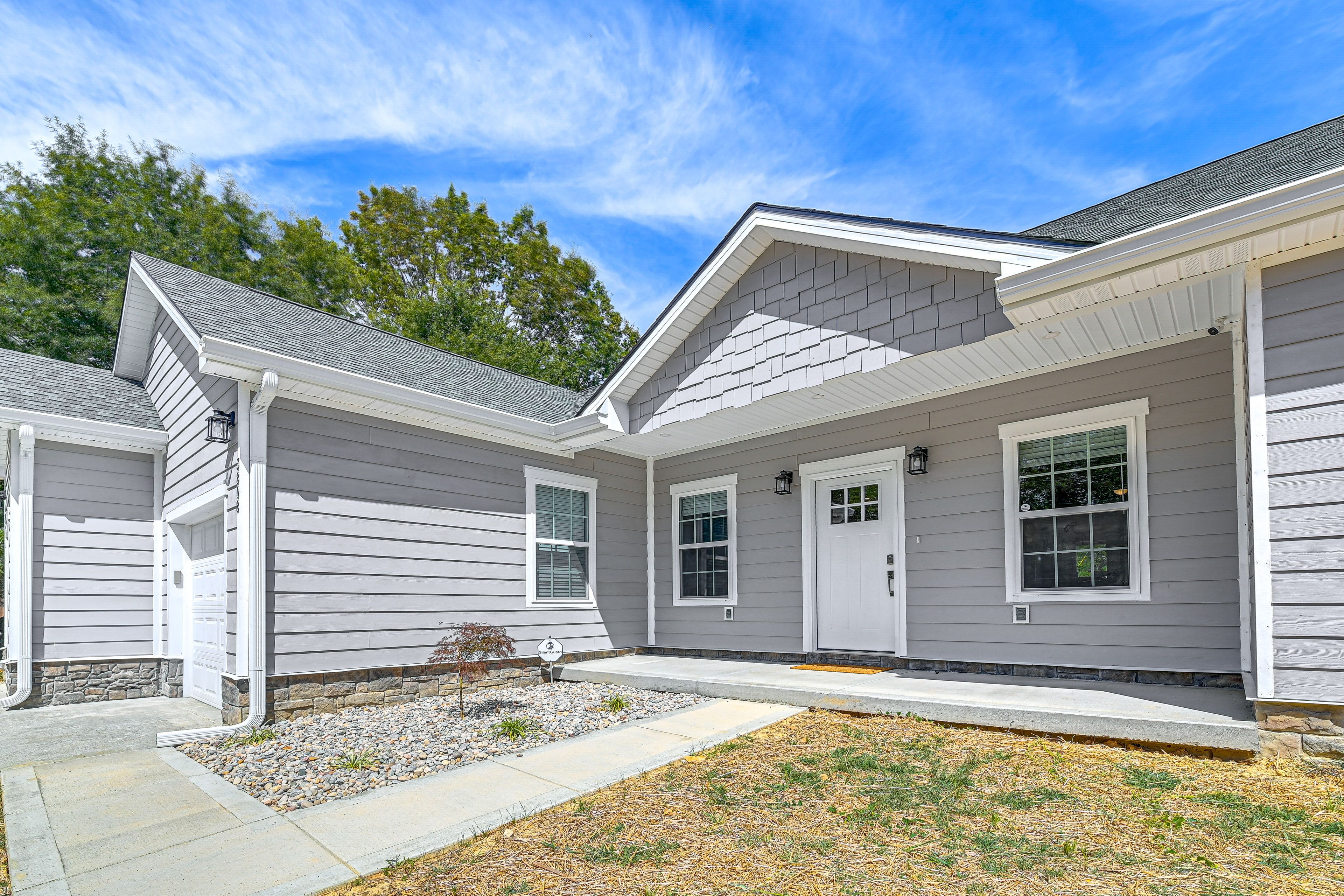 Exterior | Parking | Driveway (3 Vehicles)