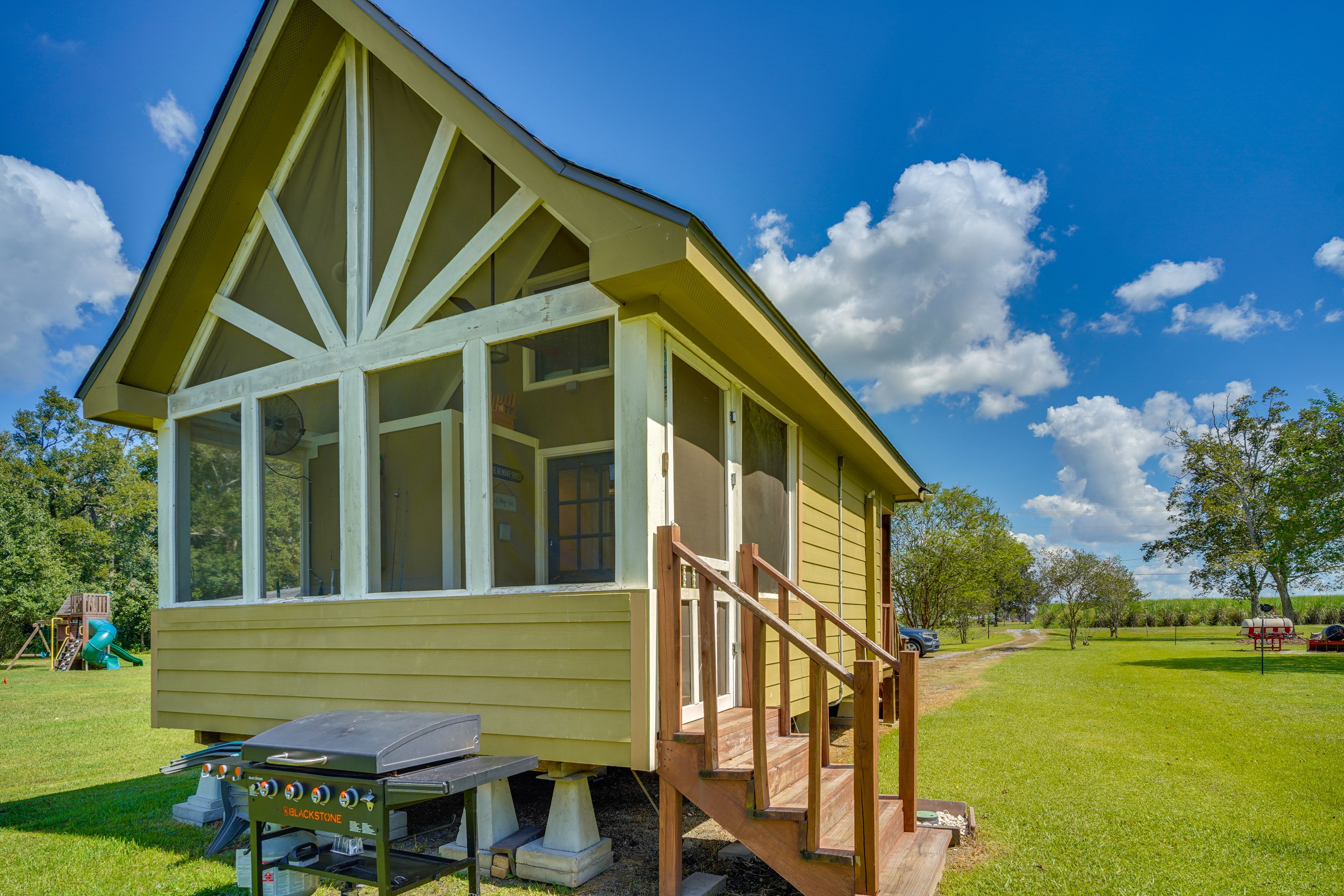 Studio Exterior | Gas Griddle