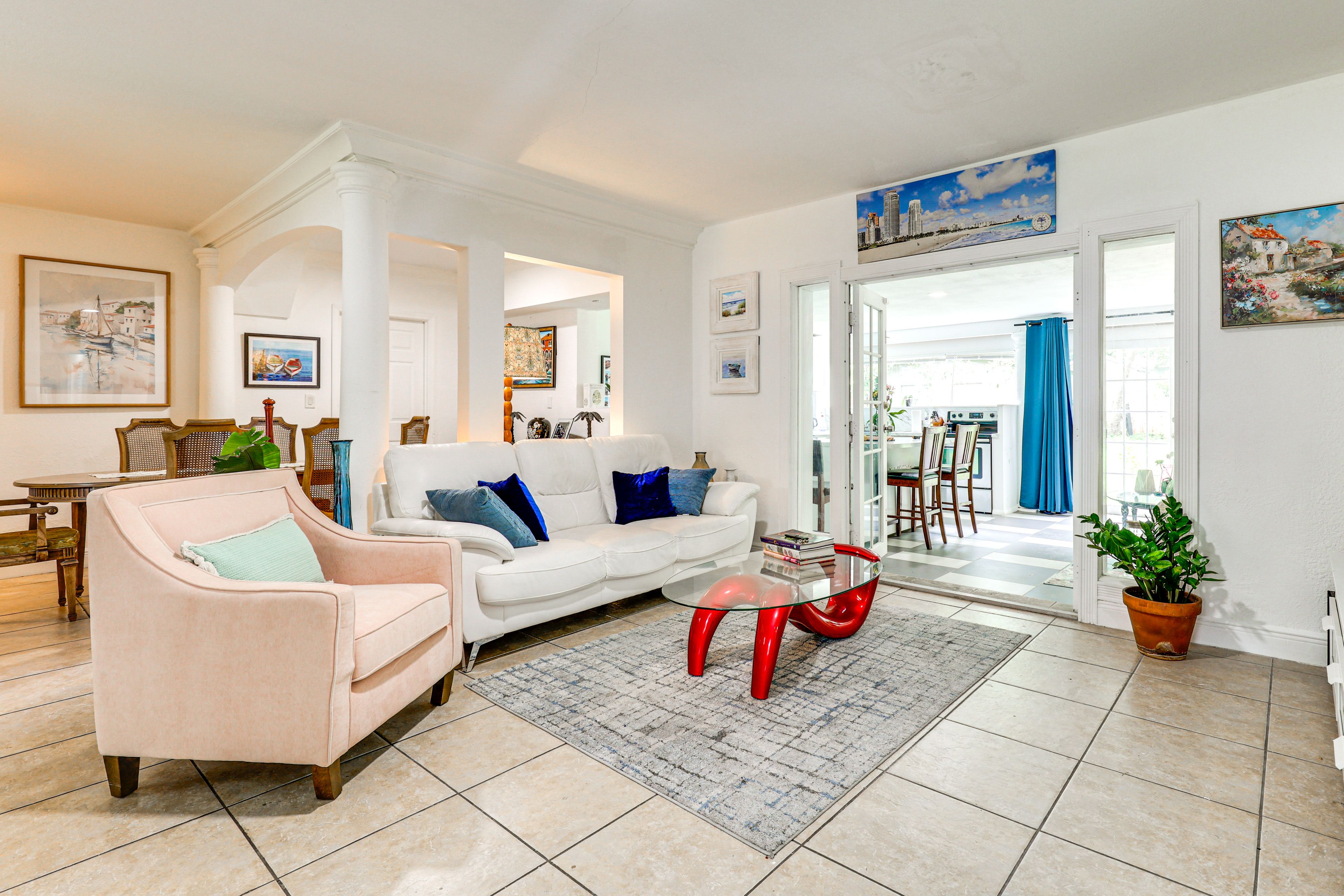 Living Room | Smart TV