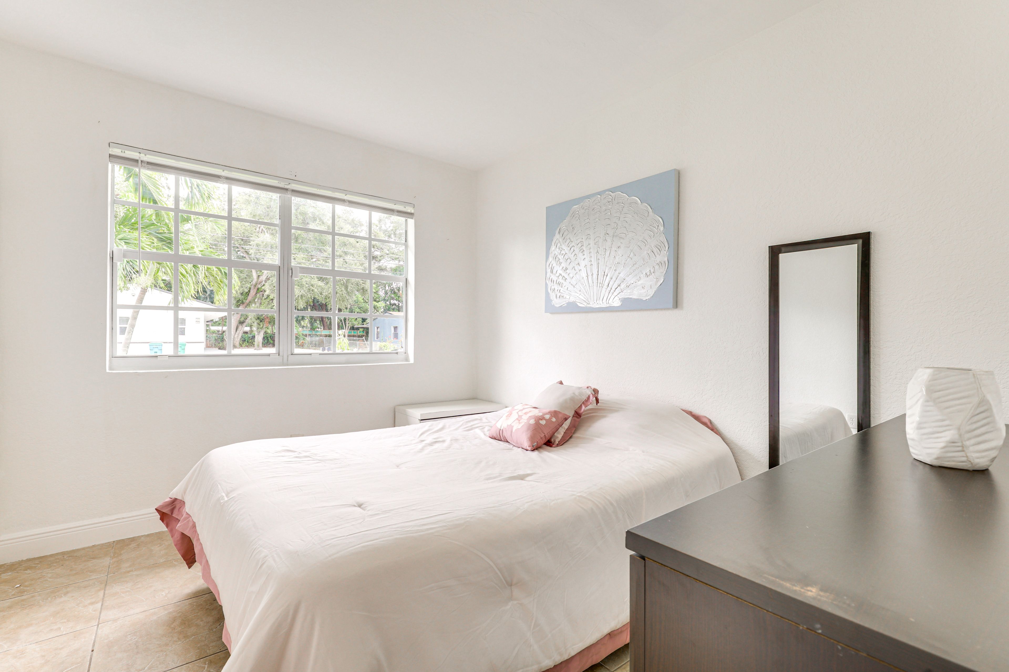 Bedroom 3 | Queen Bed