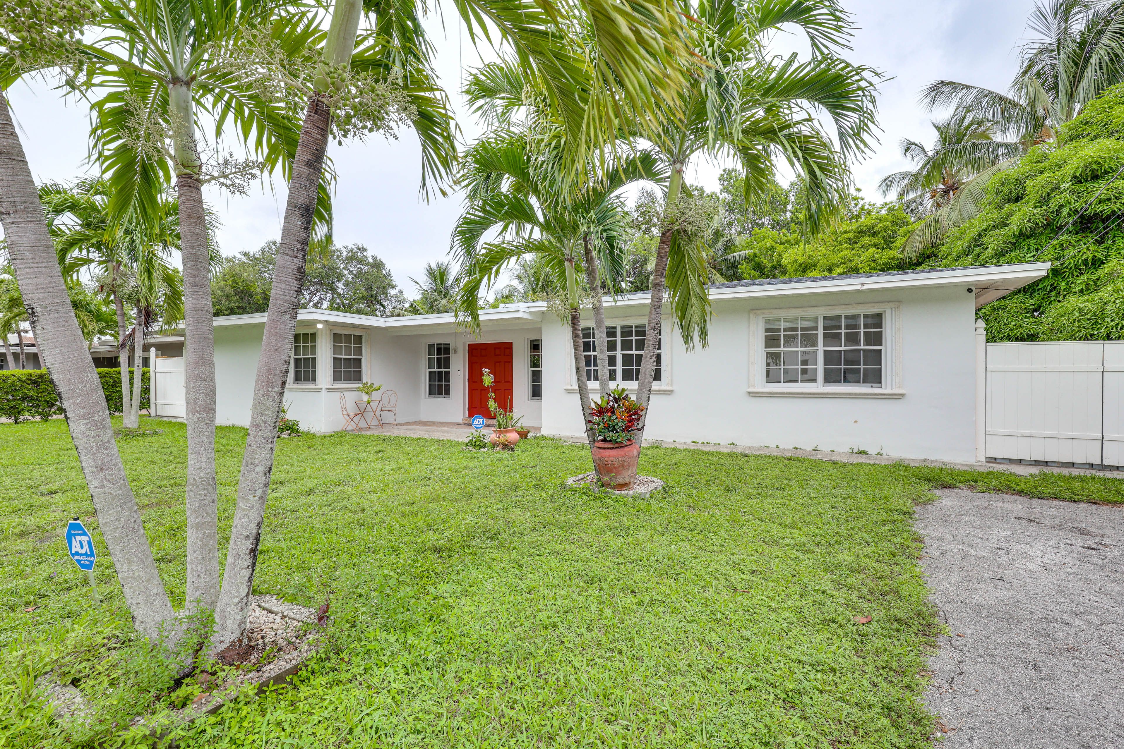 Parking | Shared Driveway (2 Vehicles) | Grass Parking Available