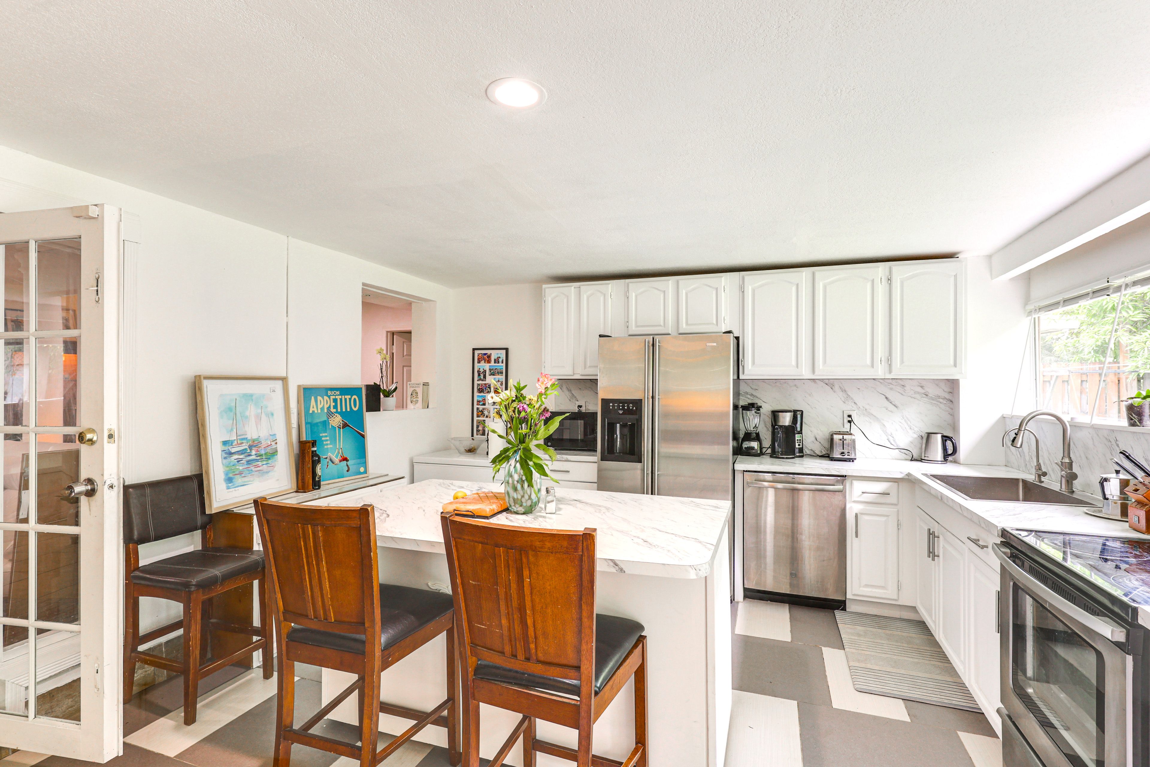 Kitchen | Free WiFi | Central A/C & Heat