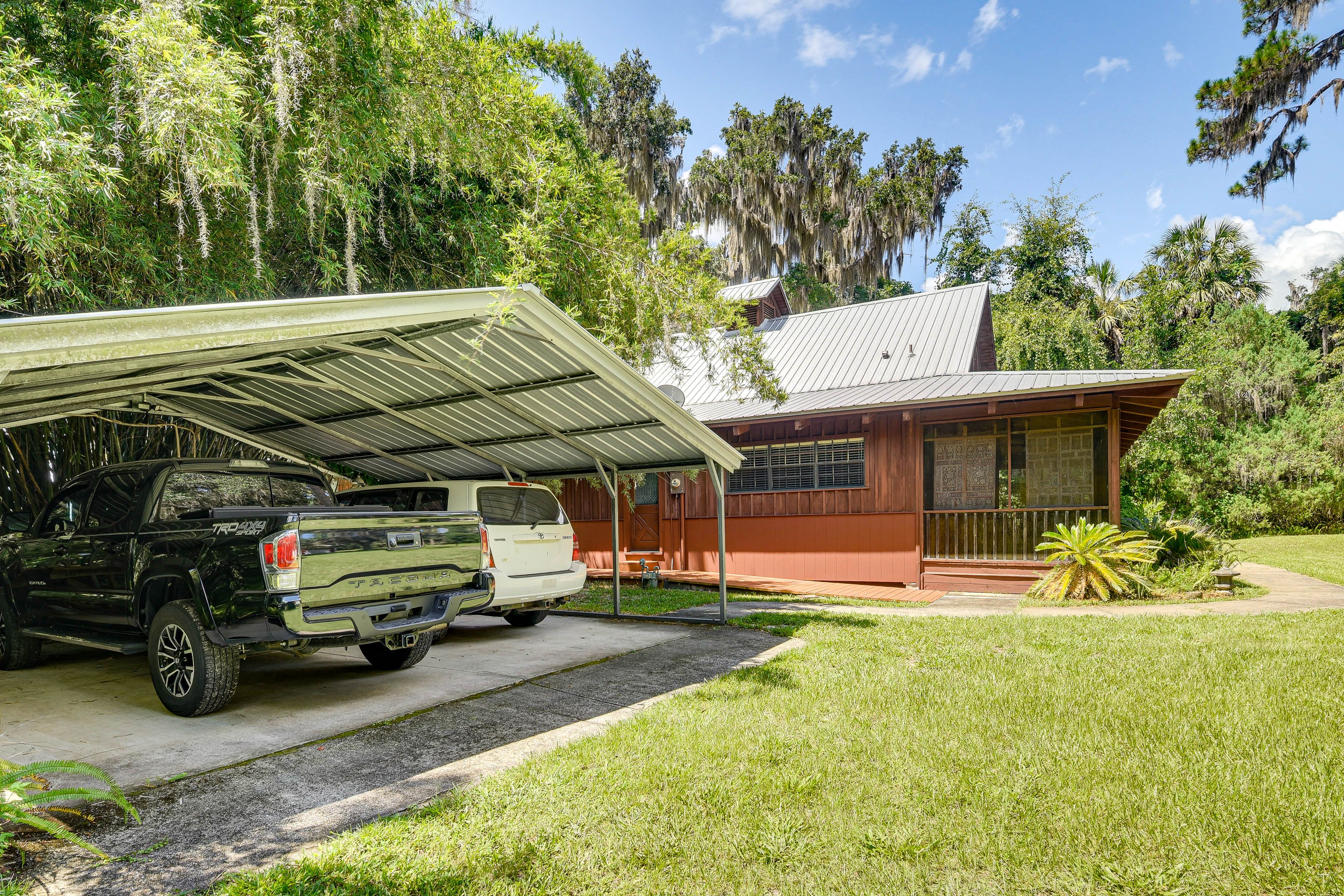 Exterior | Parking | Carport (2 Vehicles)
