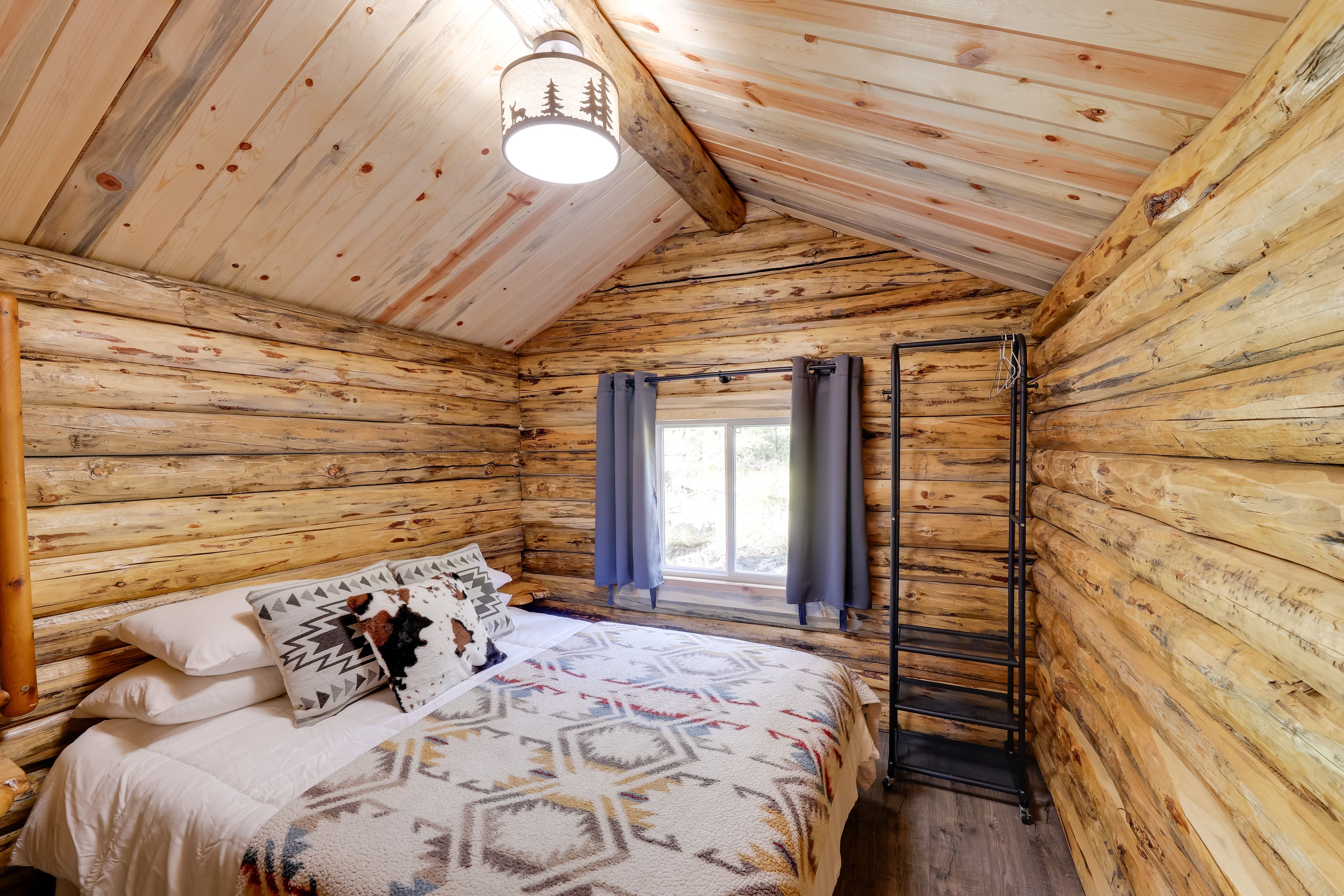 Bedroom | Queen Bed | Linens Provided | Electric Fireplace