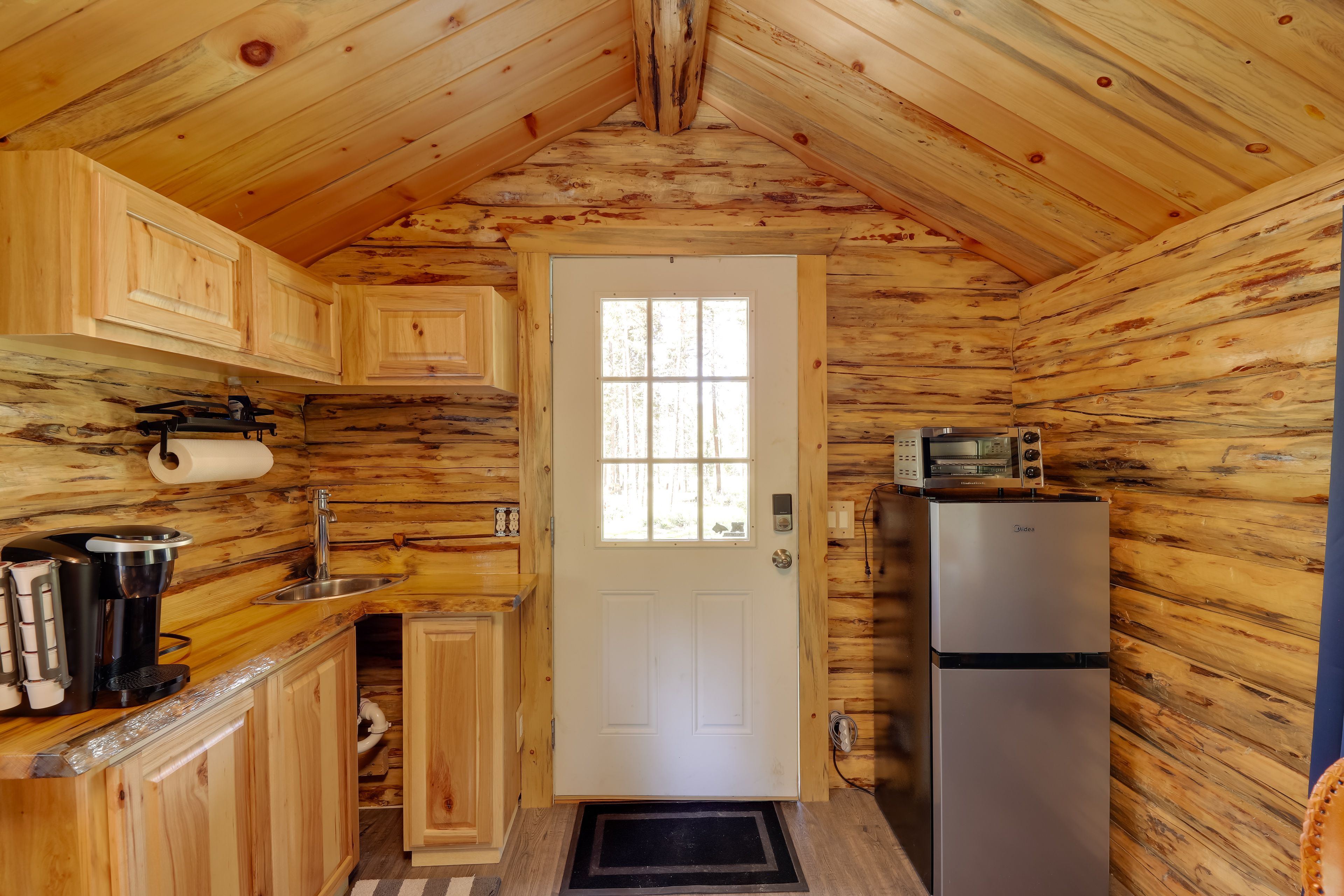 Kitchenette | Toaster Oven | Keurig Coffee Maker | Hot Plate