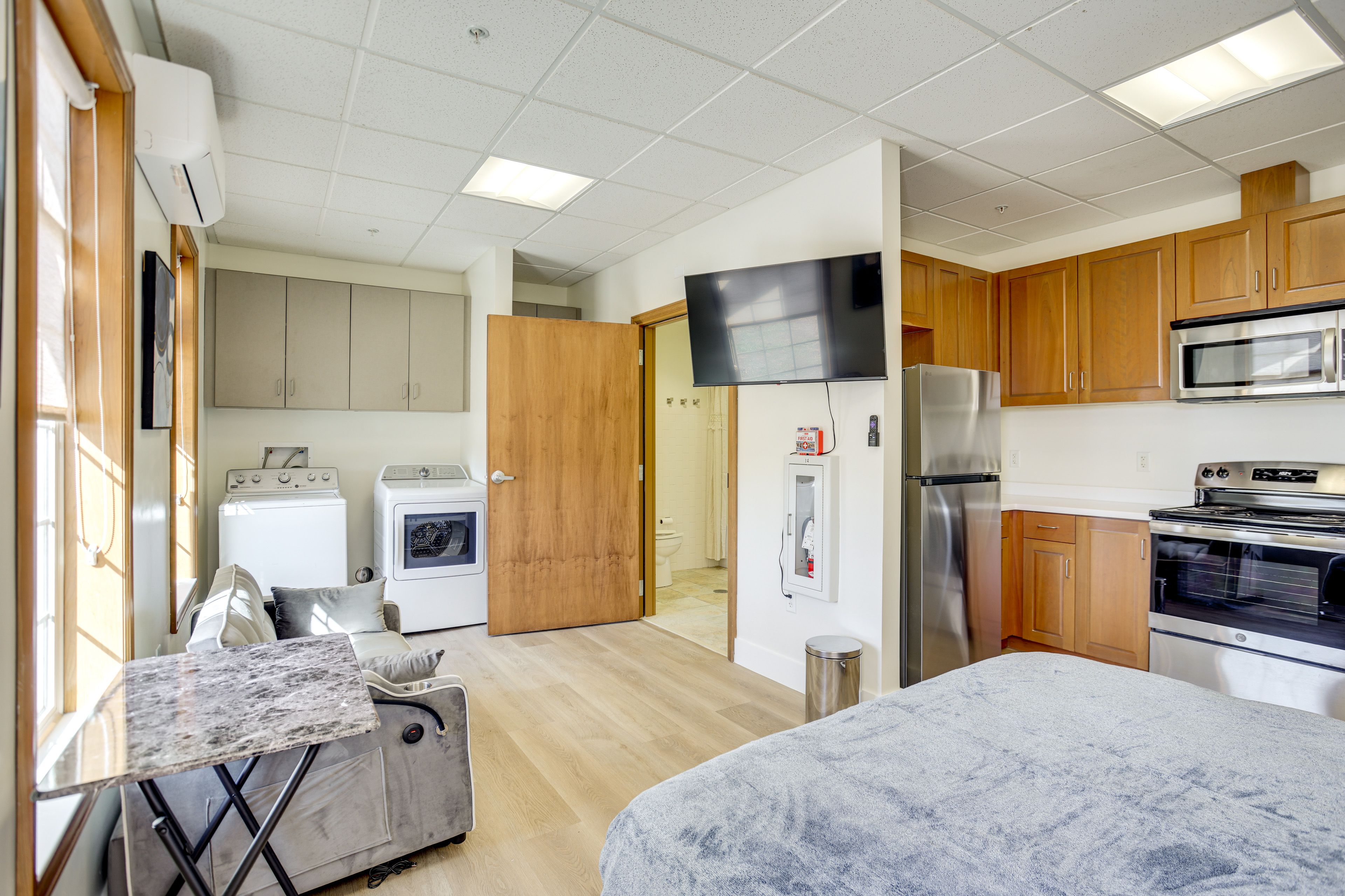 Living Area | Futon | Mountain Views