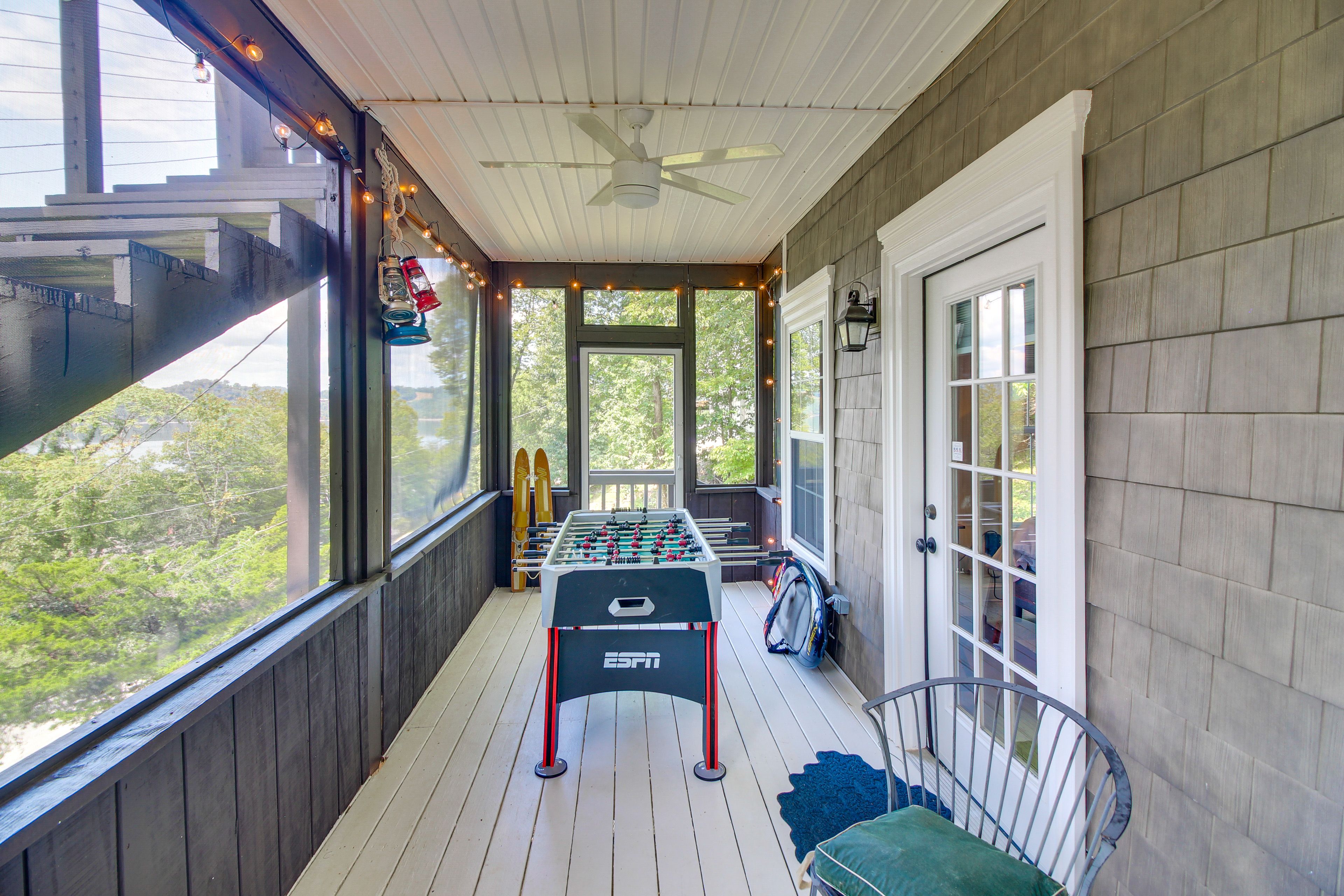 Screened Porch | Lower Level