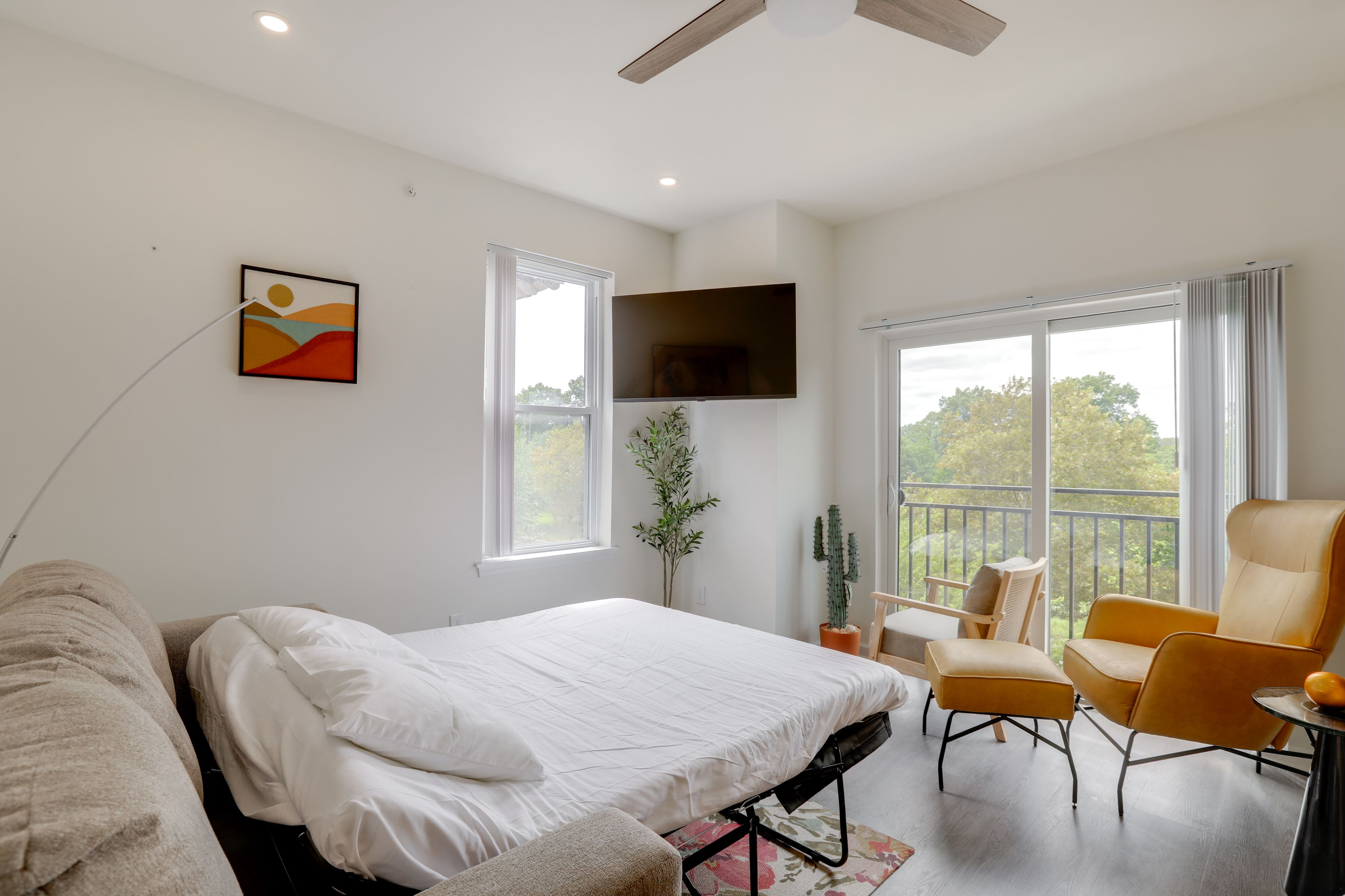 Bedroom 2 | Queen Sleeper Sofa | Smart TV