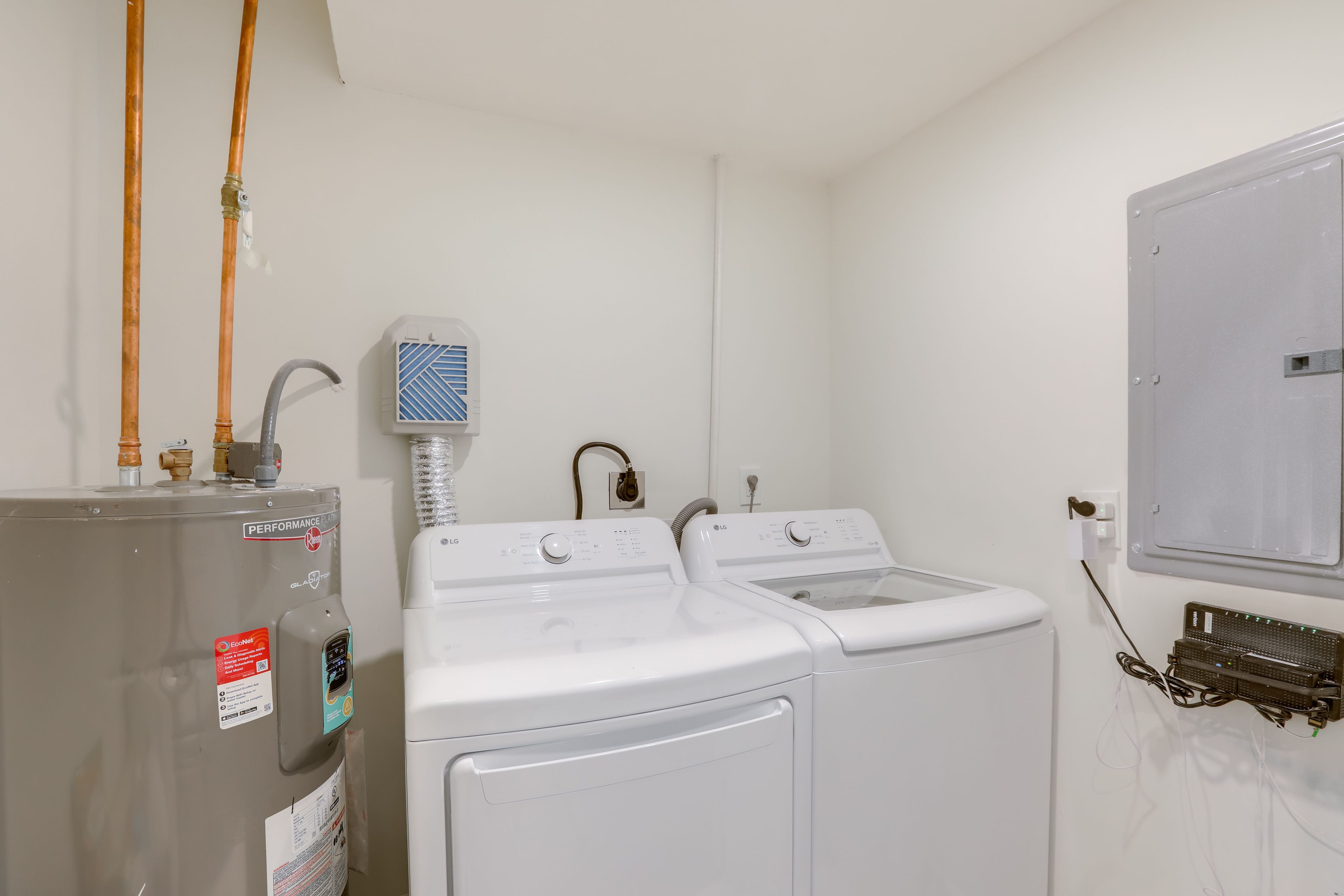 Laundry Room | Washer/Dryer