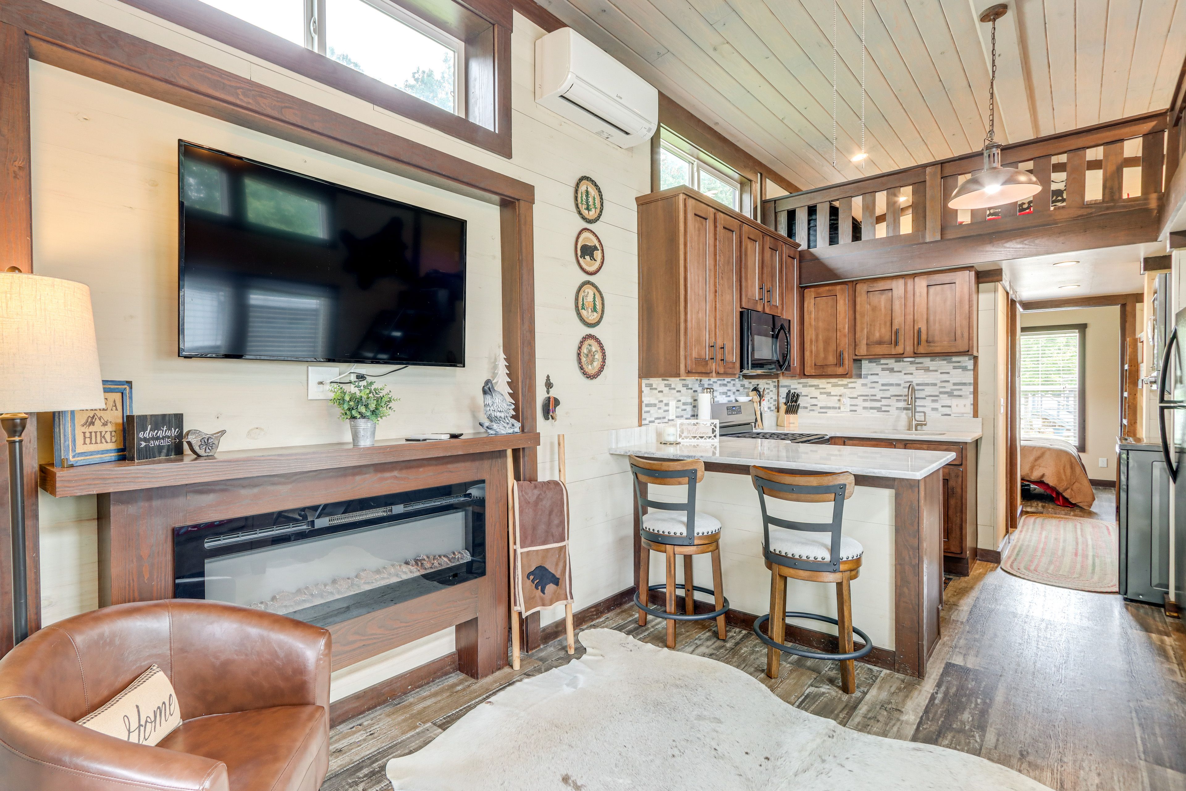 Living Space | Electric Fireplace | Central A/C & Heat | Free WiFi | Smart TV